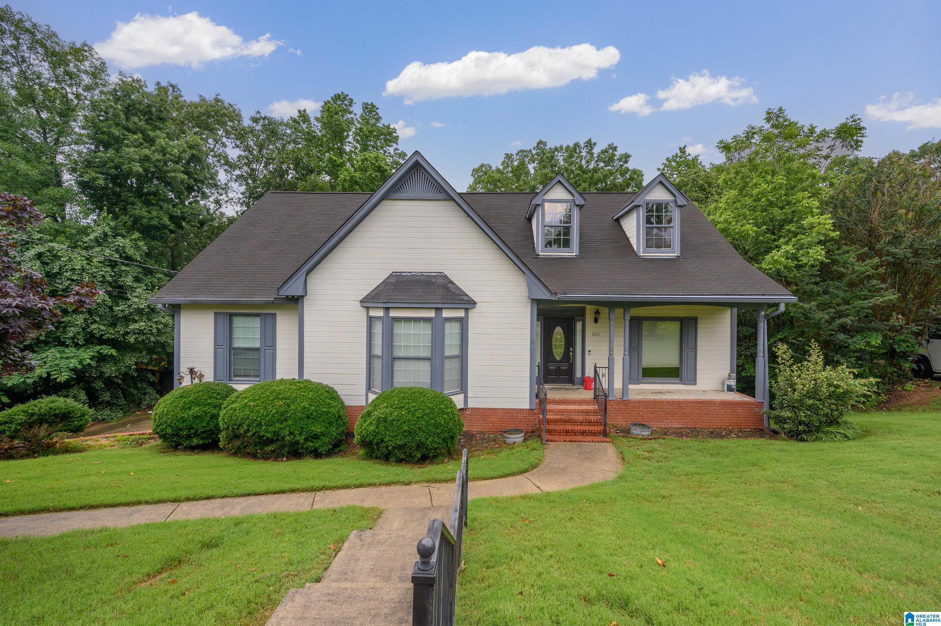 652 OAK DRIVE E