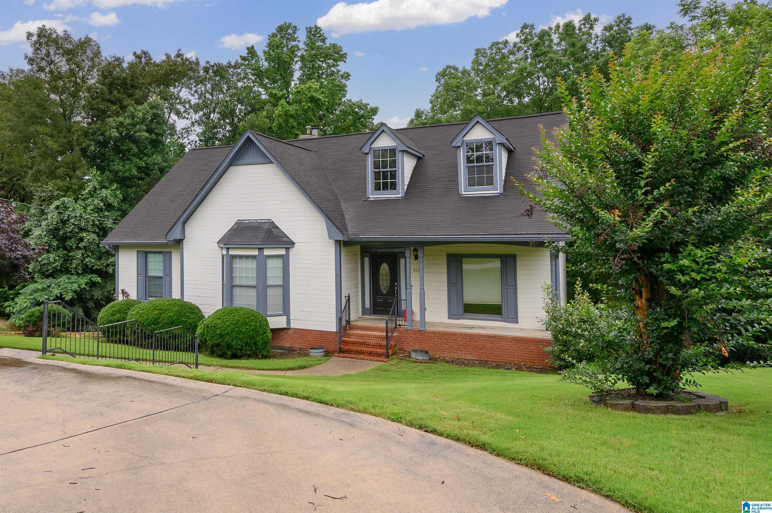 652 OAK DRIVE E