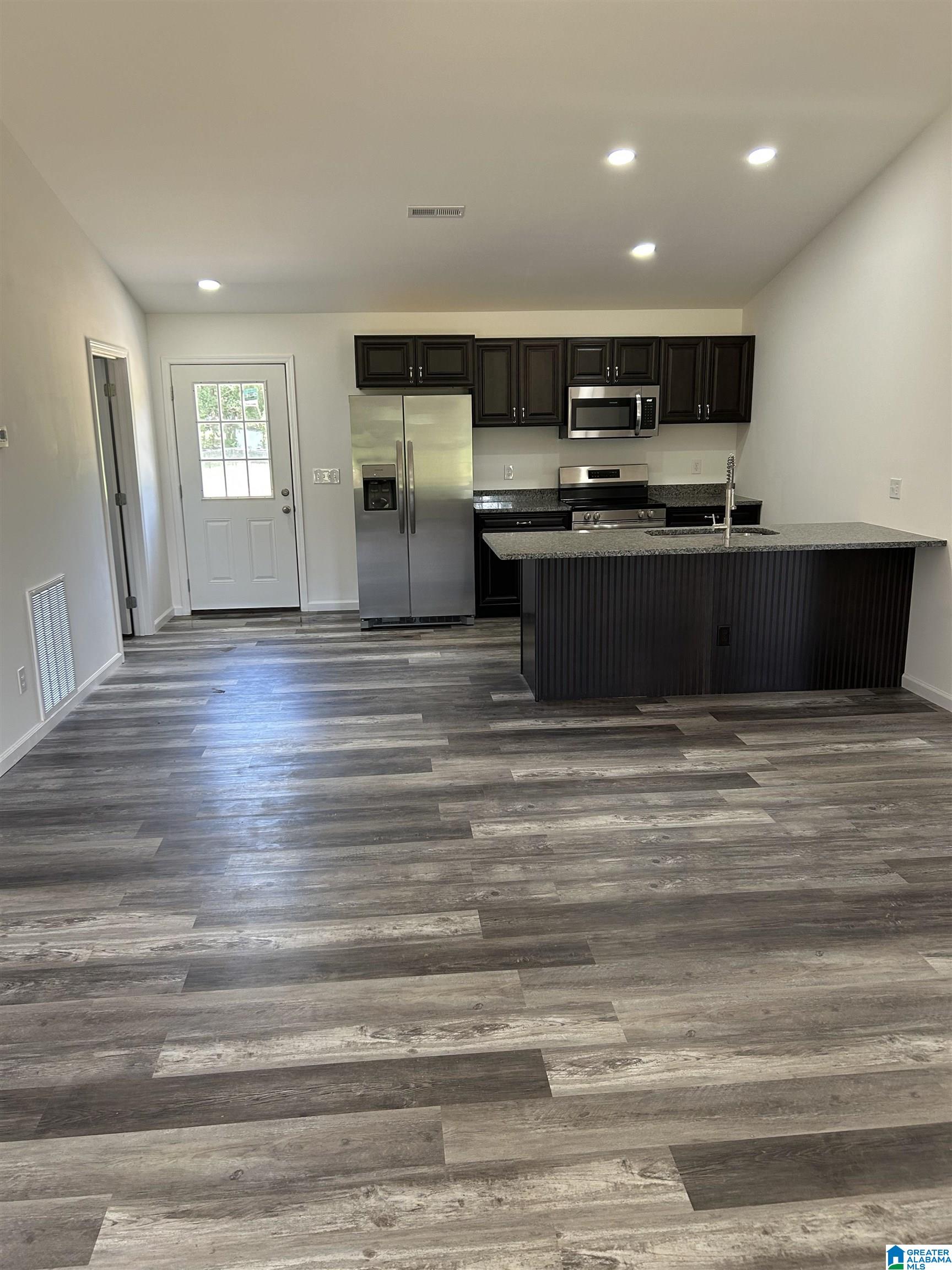 914 COUNTY ROAD 1459 - Photo 4