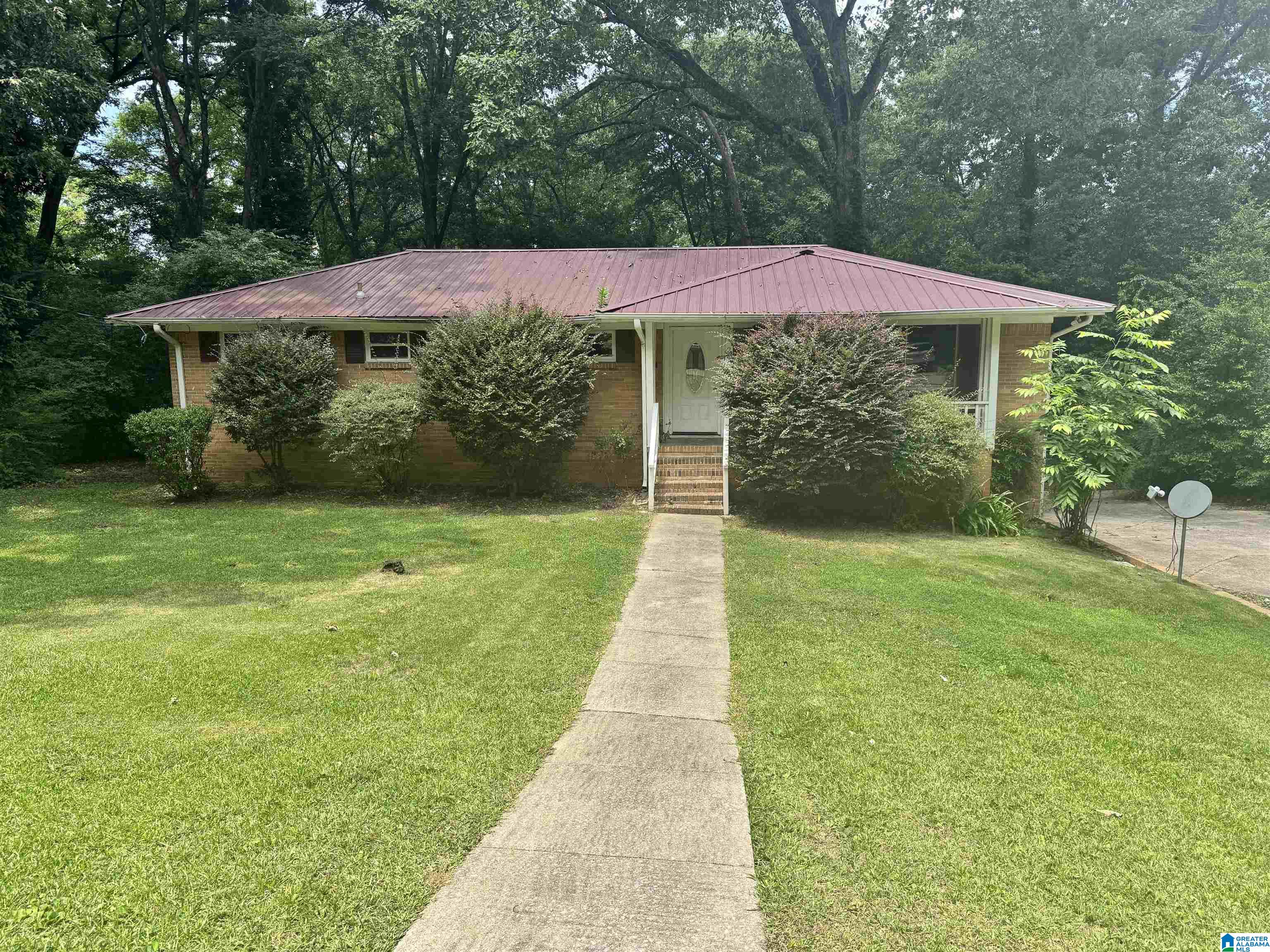 Photo 1 of 28 — 2416 NW 4TH STREET, CENTER POINT, AL 35215