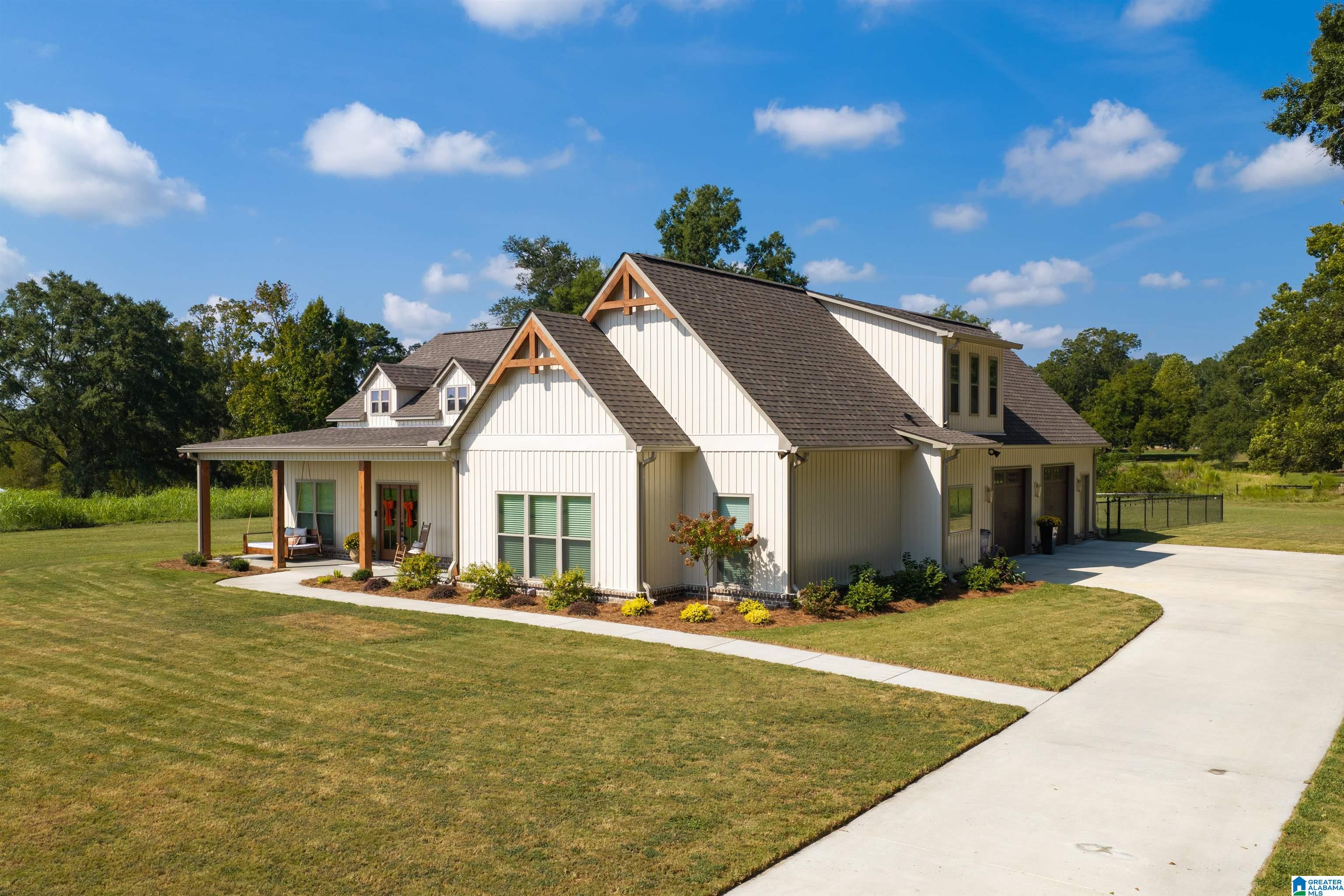 211 HARBOR LANE