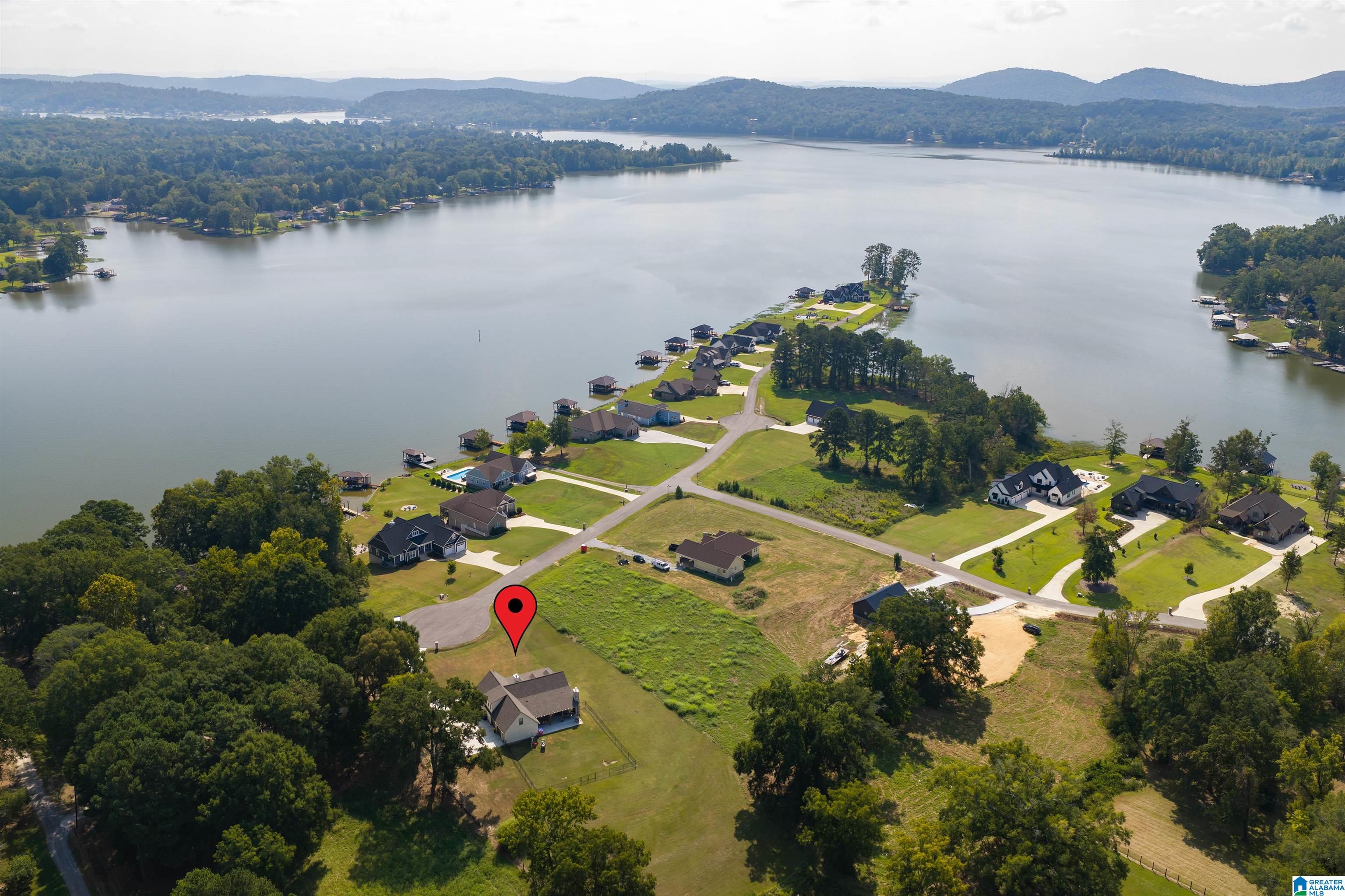 211 HARBOR LANE