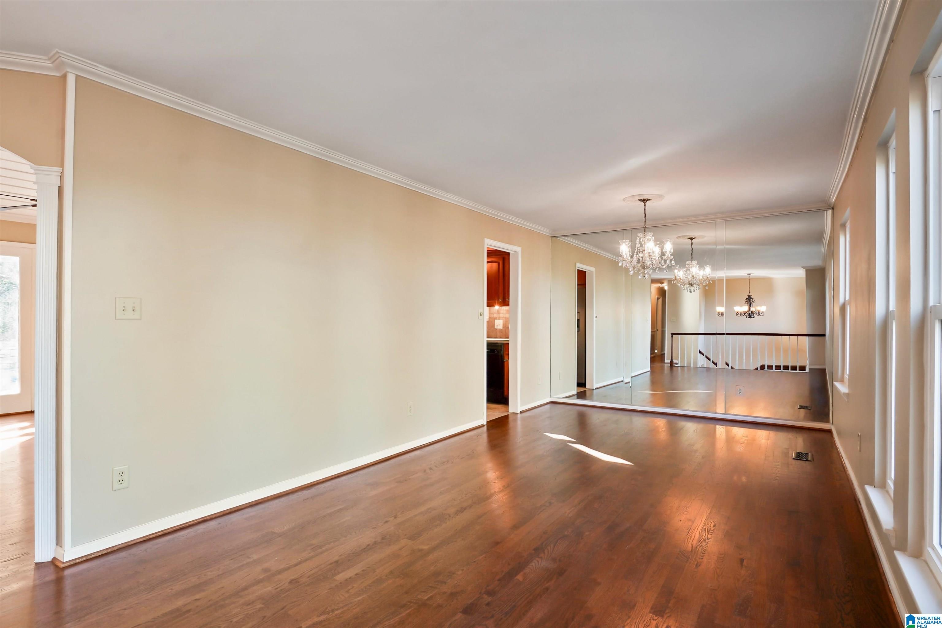 1735 OLD COLUMBIANA ROAD