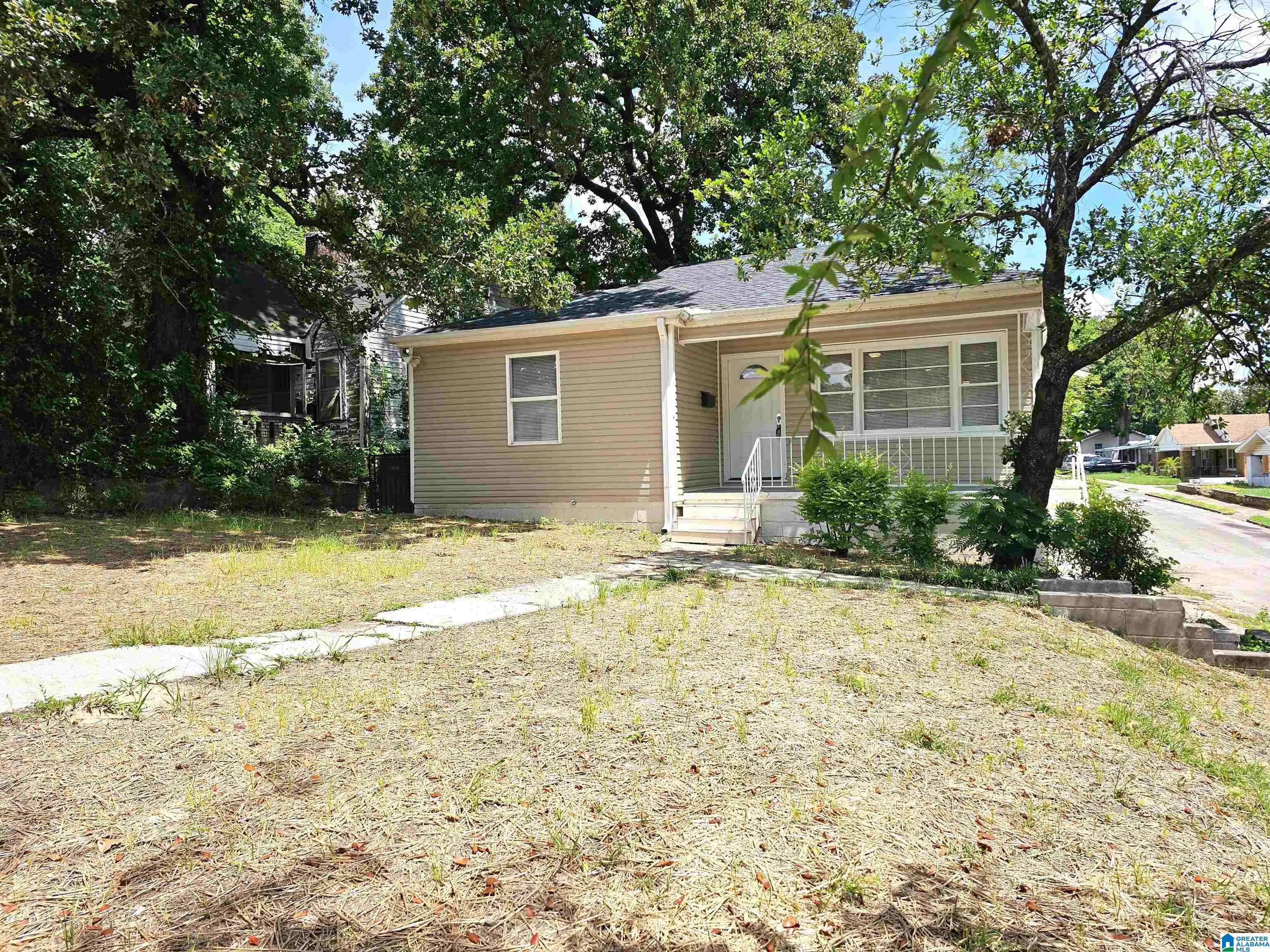 1556 MOUNTAIN DRIVE