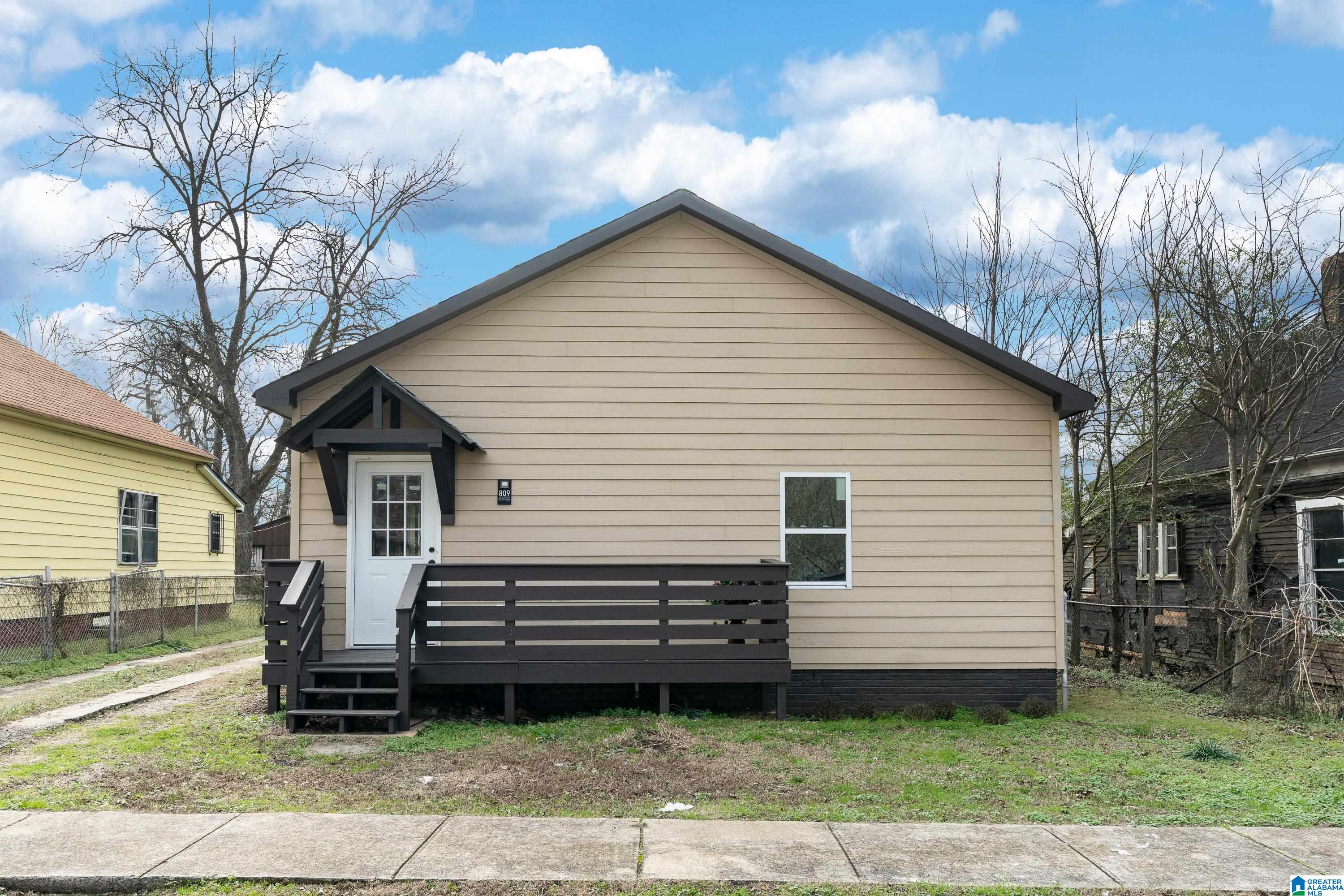 809 6TH WAY - Photo 2