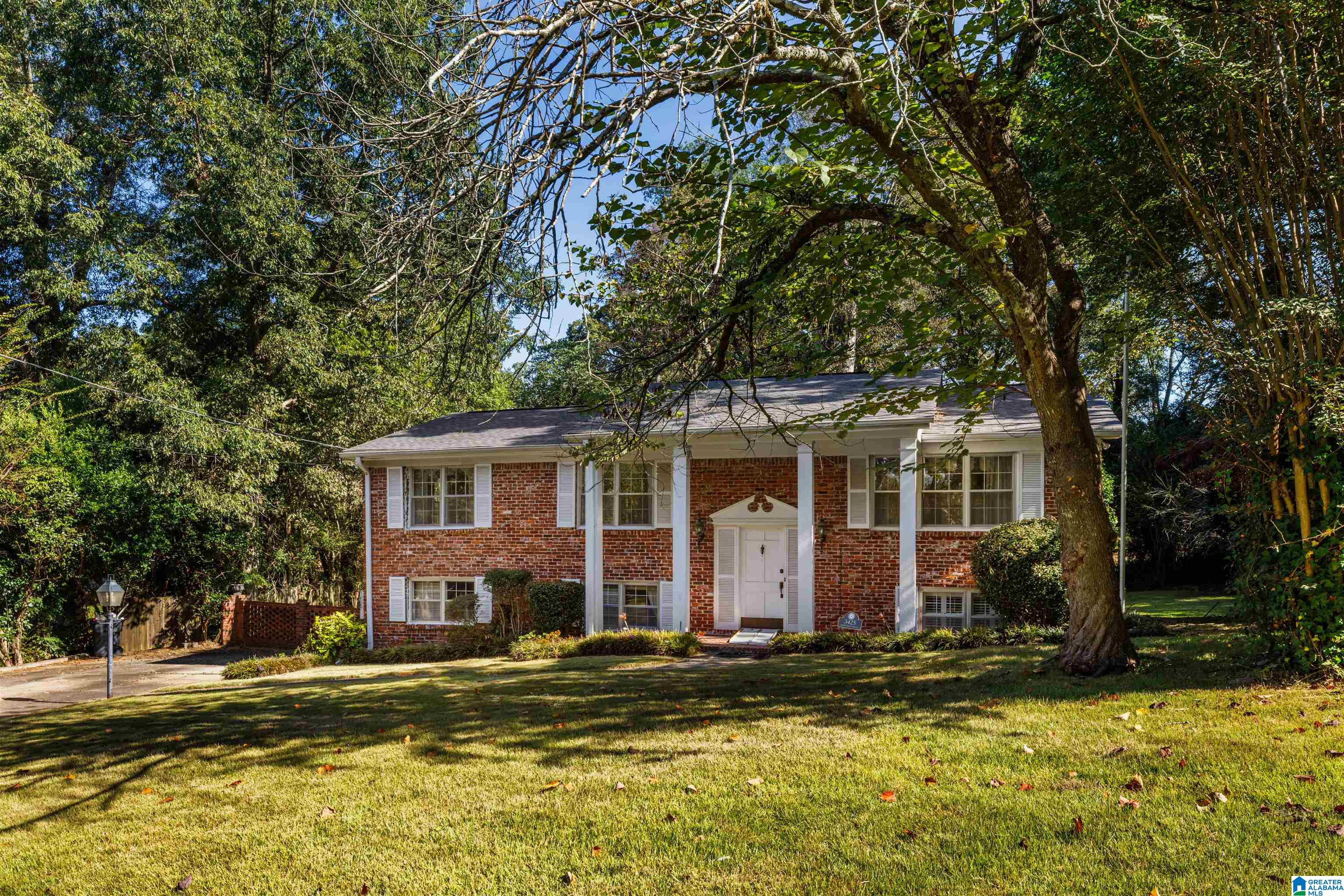 3425 RIDGE DELL CIRCLE