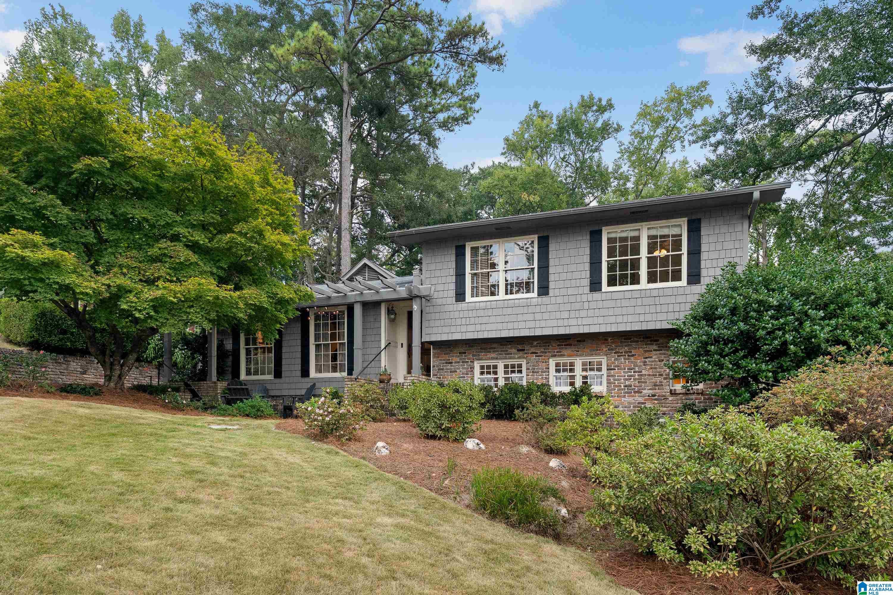 121 HERITAGE CIRCLE