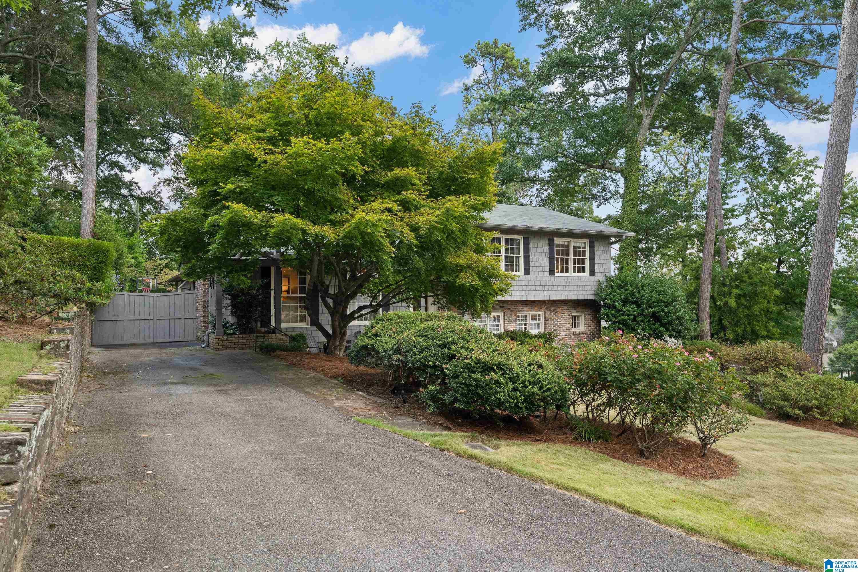121 HERITAGE CIRCLE