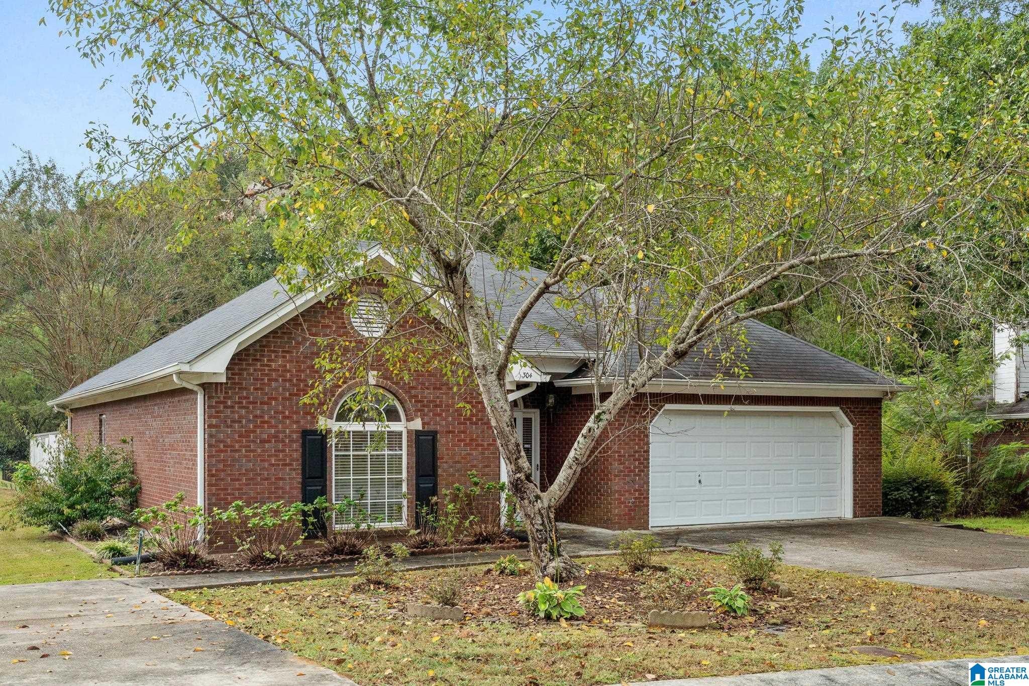 304 CREEKSIDE LANE