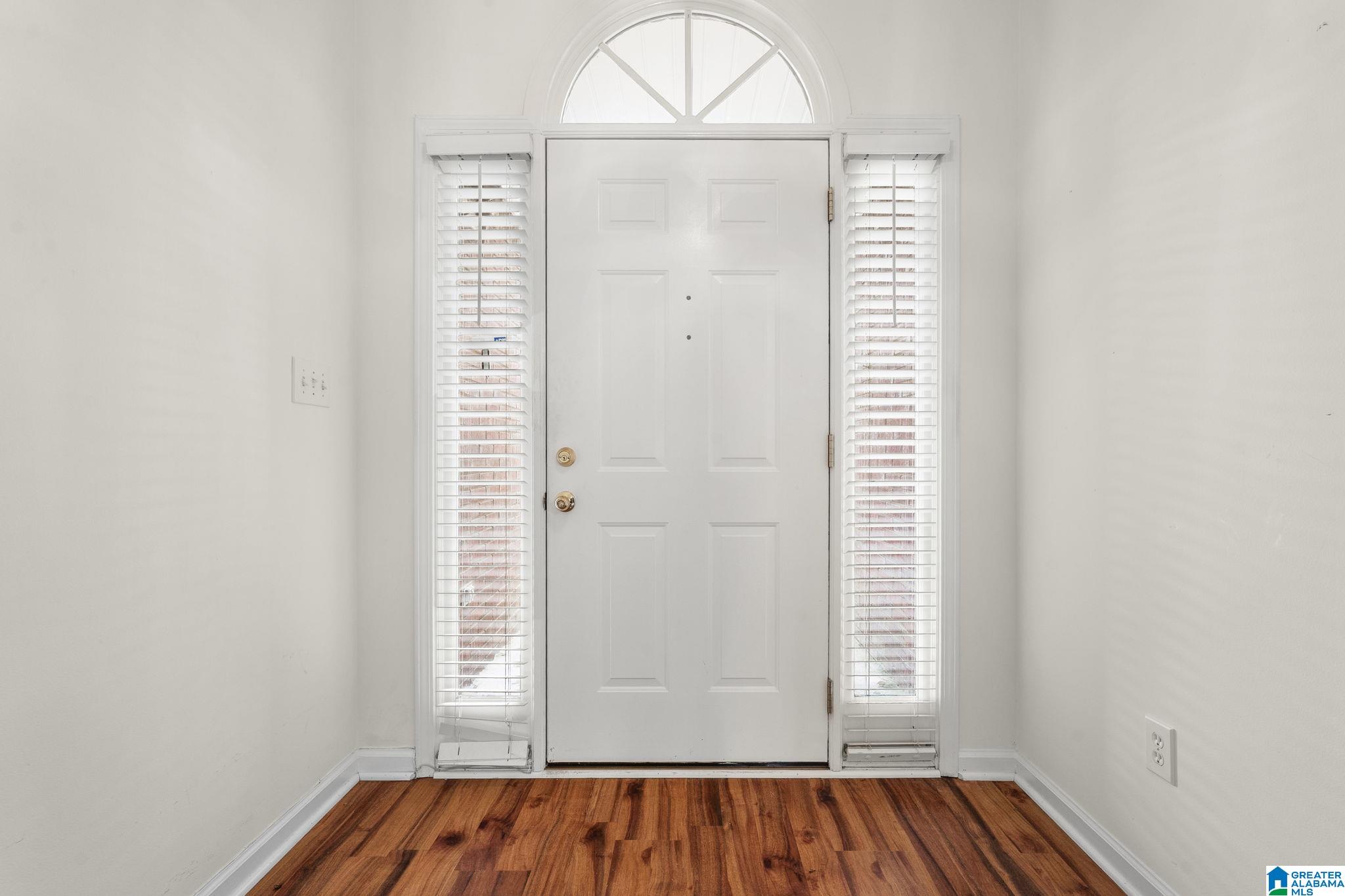 304 CREEKSIDE LANE