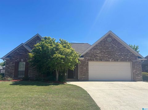 221 QUEENS GATE MAYLENE AL 35114