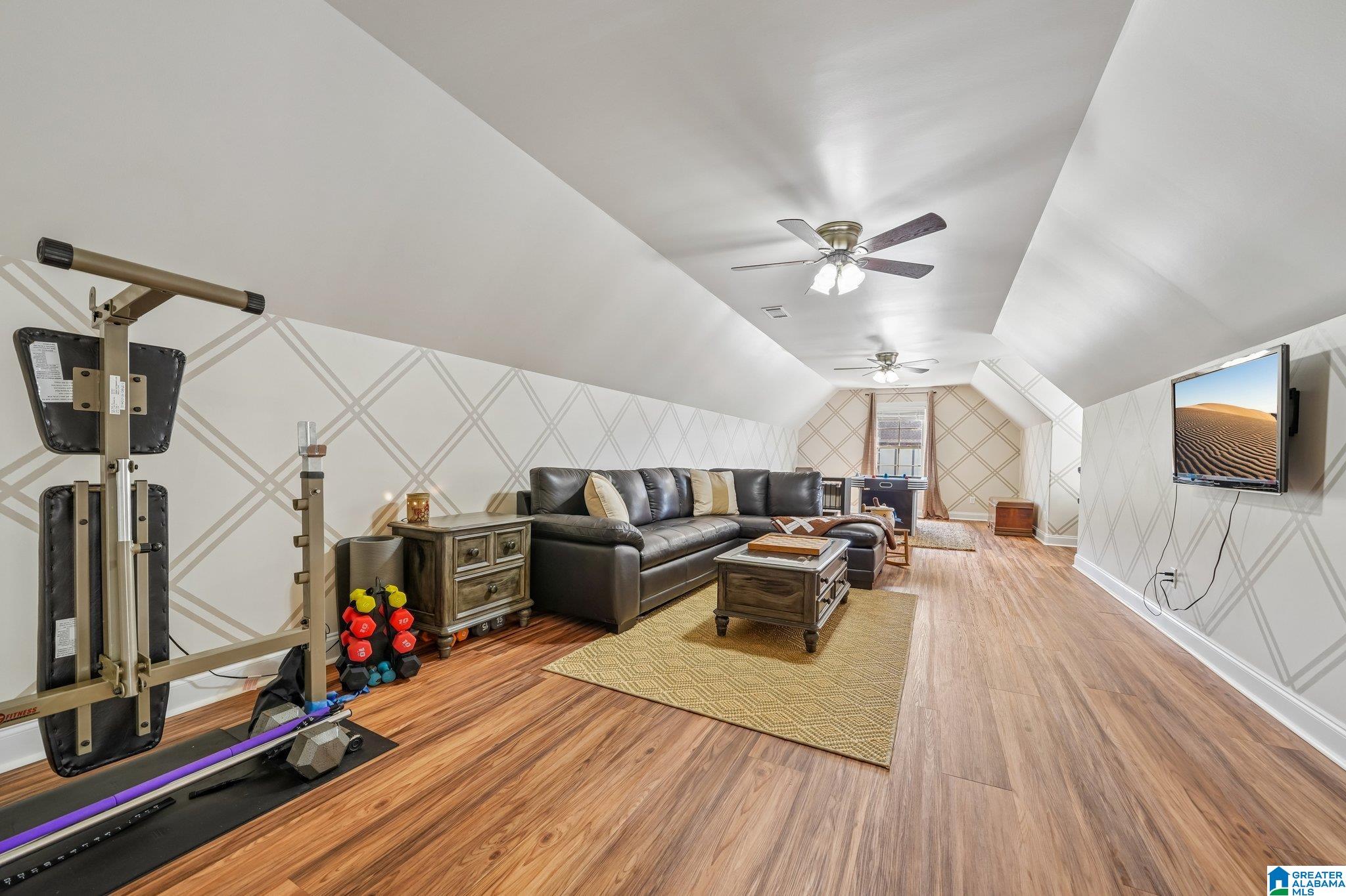 1041 BELVEDERE COVE