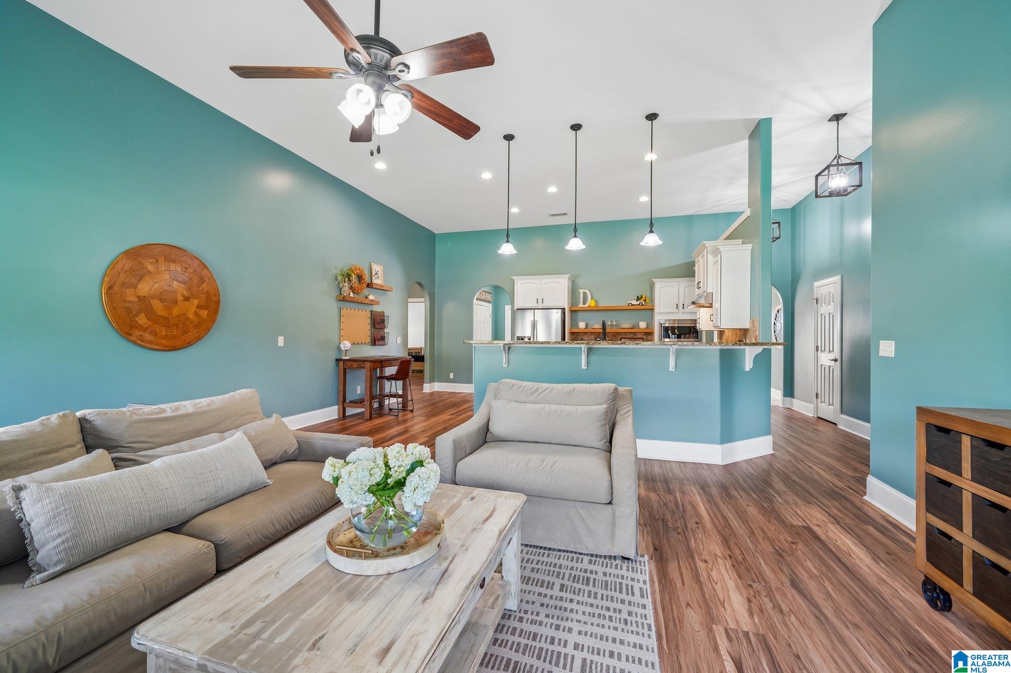1041 BELVEDERE COVE