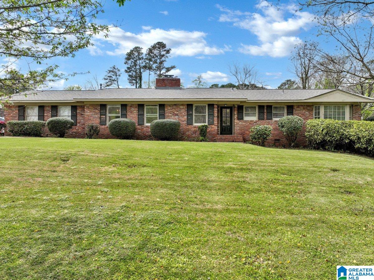Photo 1 of 32 — 903 BRIARCLIFF ROAD NE, CULLMAN, AL 35055
