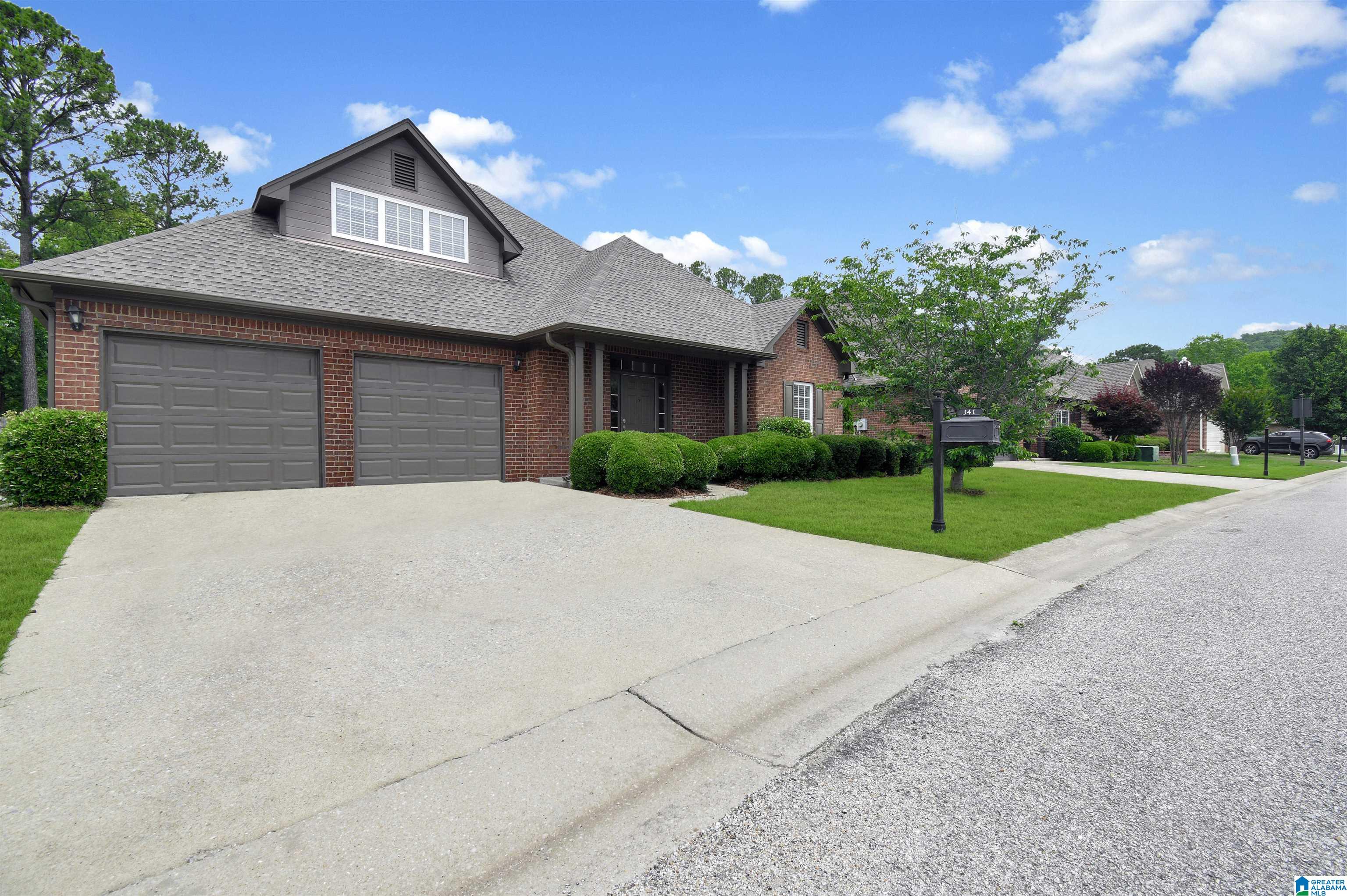 341 CREEKSIDE LANE