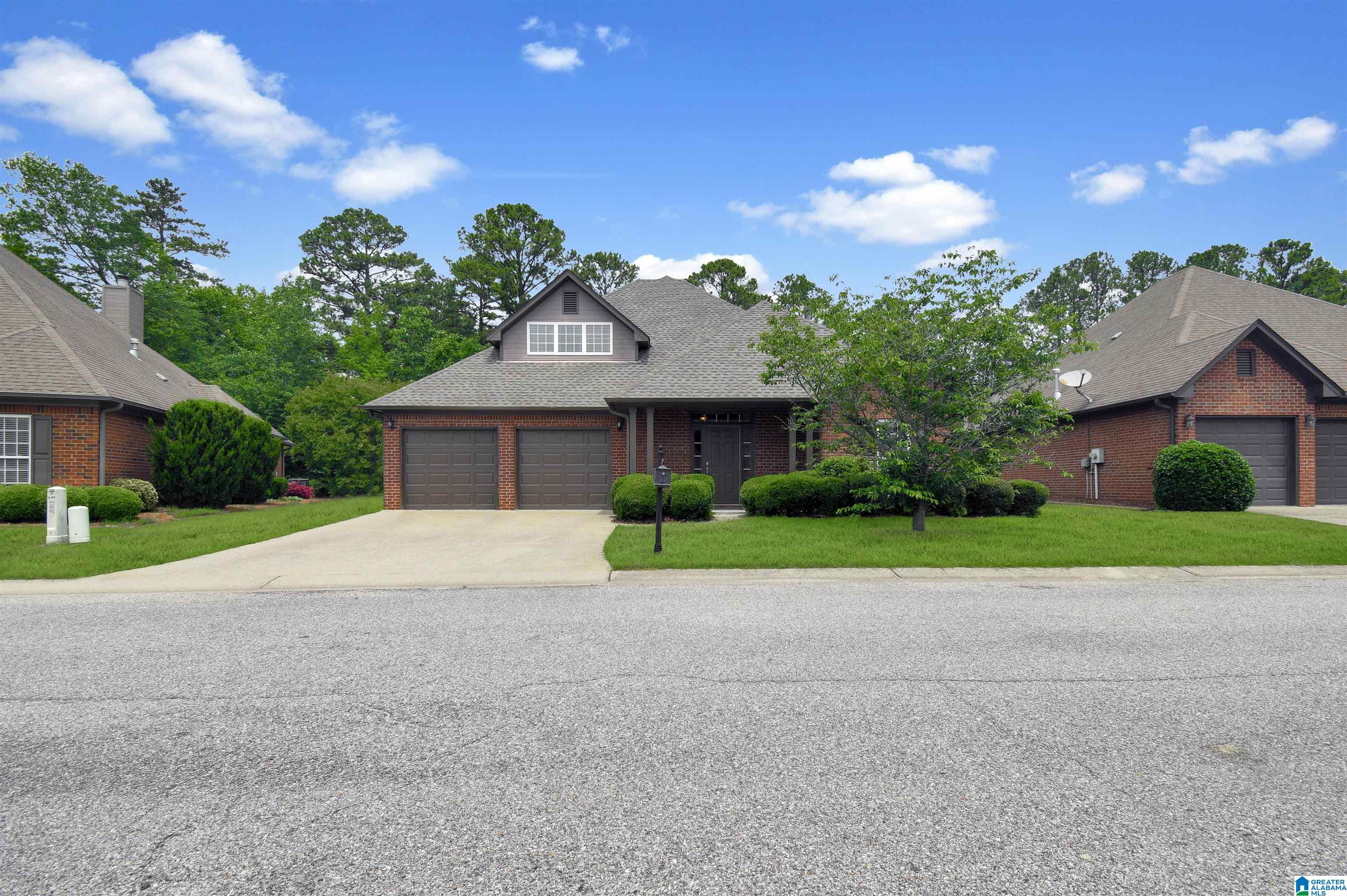 341 CREEKSIDE LANE