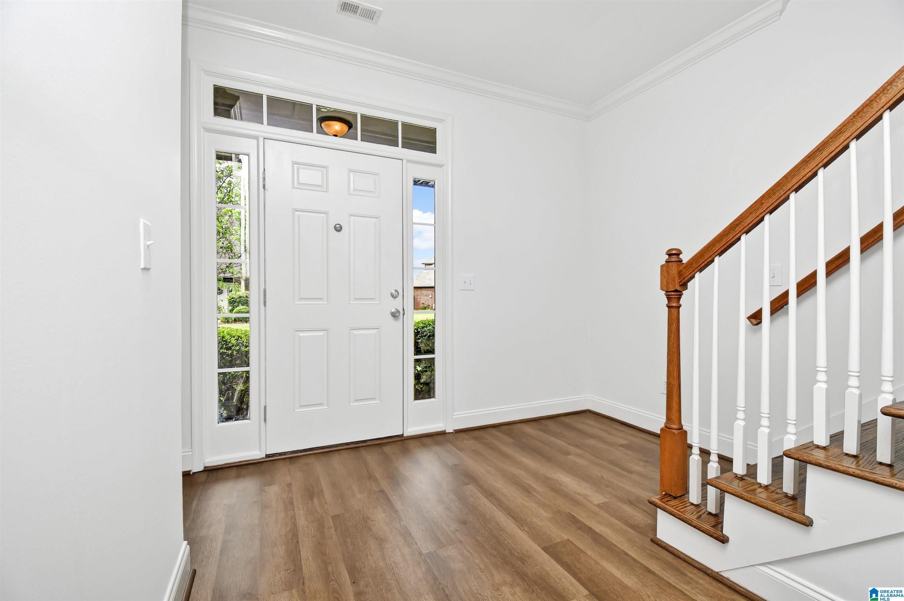 341 CREEKSIDE LANE