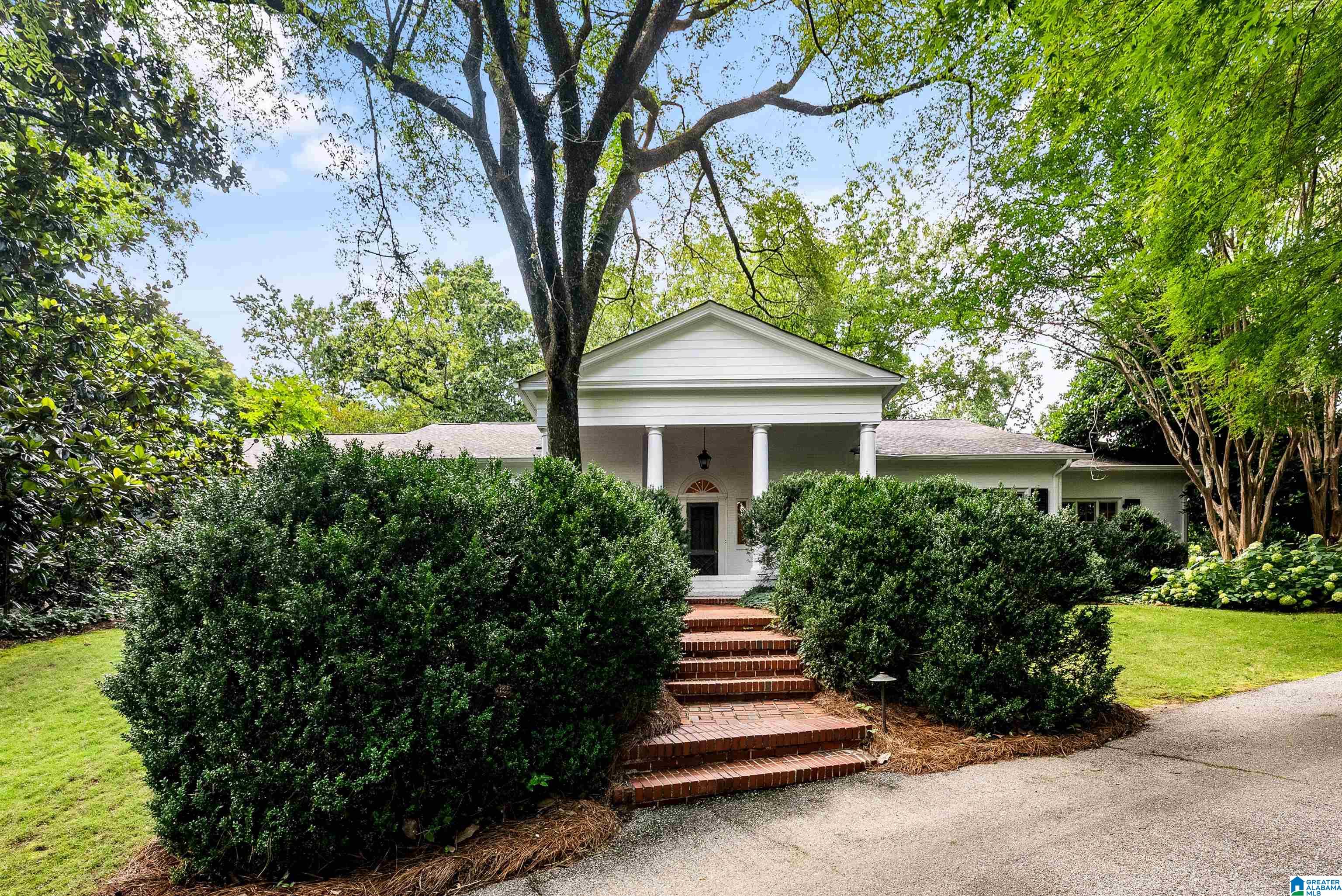 Photo 1 of 74 — 3424 E BRIARCLIFF ROAD, MOUNTAIN BROOK, AL 35223