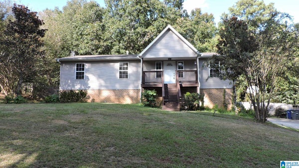5736 ANNANADALE LN, IRONDALE, AL 35210 - Image 4eb03b67877f372fa66a50205d60eeae/2364973537