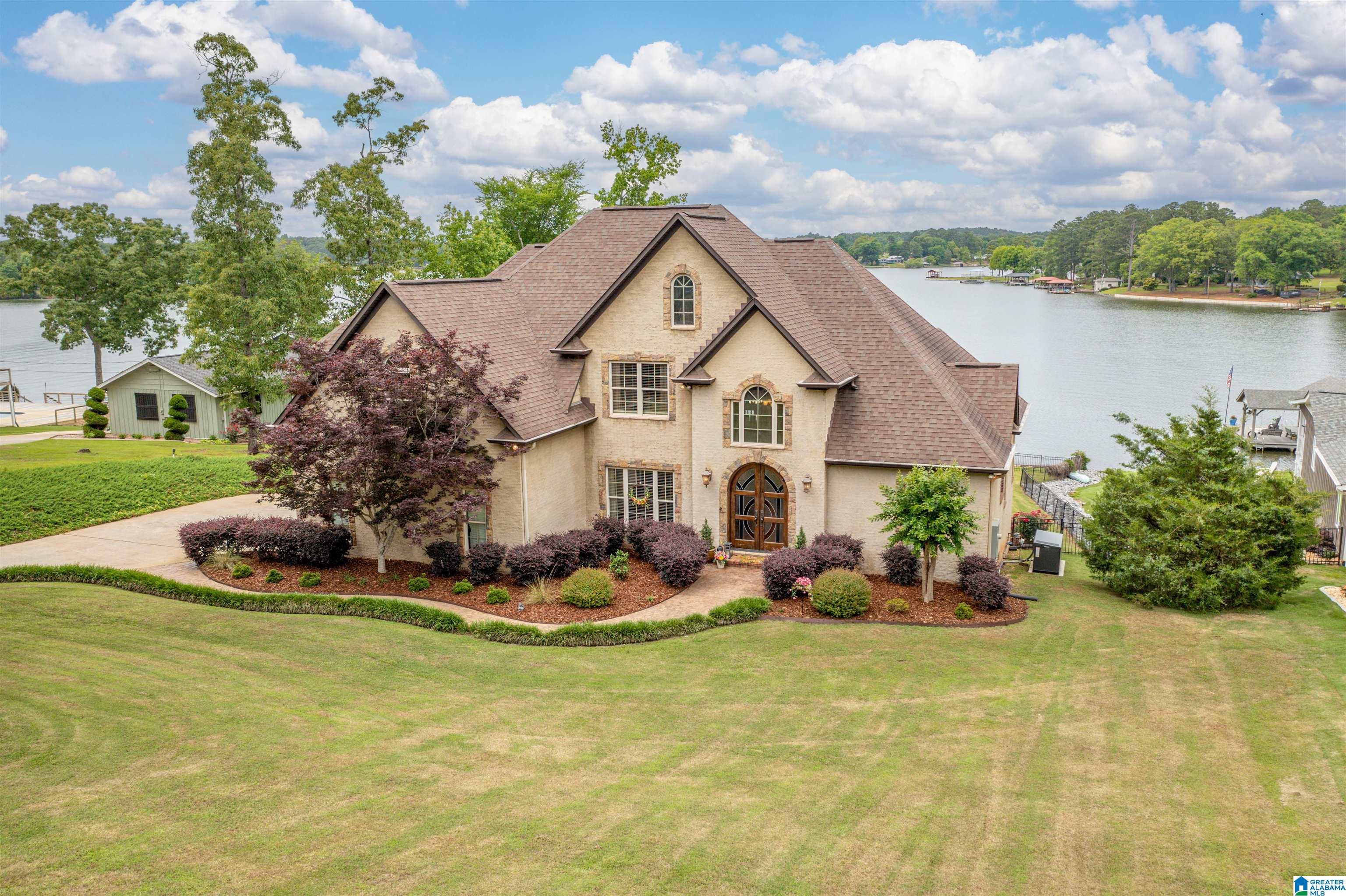 7017 BLACKBERRY LANE