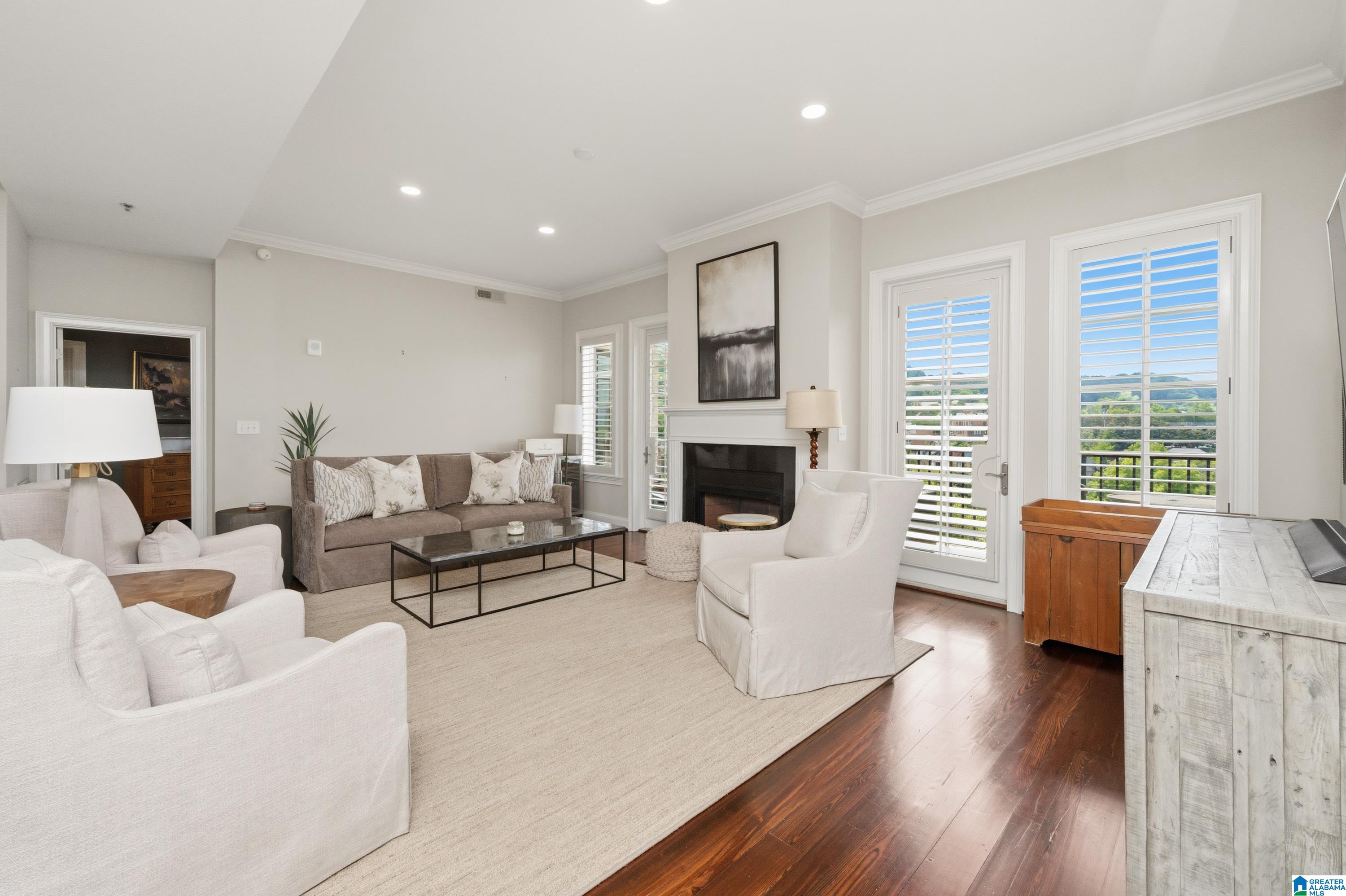 2600 HIGHLAND AVENUE 701