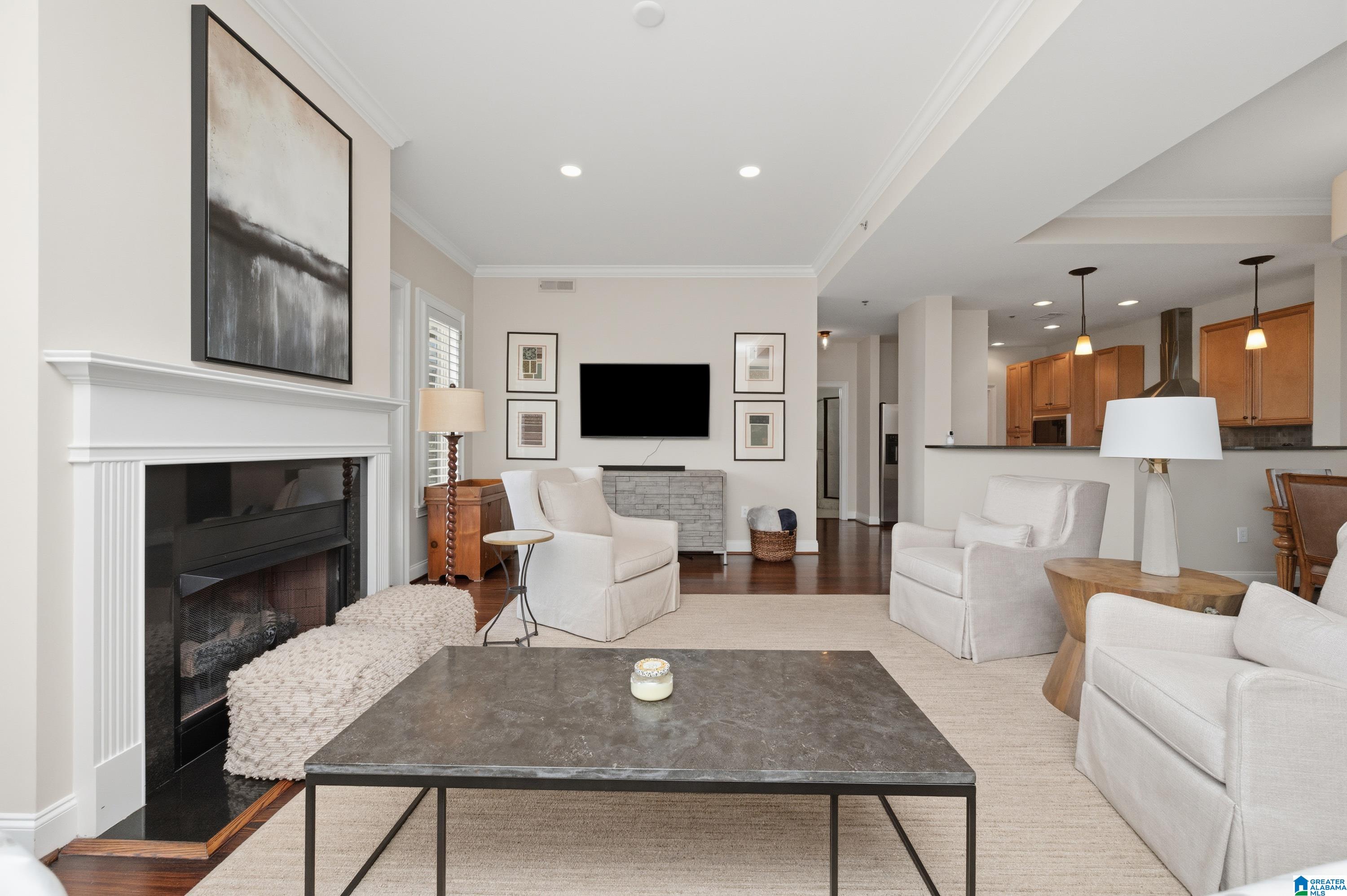 2600 HIGHLAND AVENUE 701