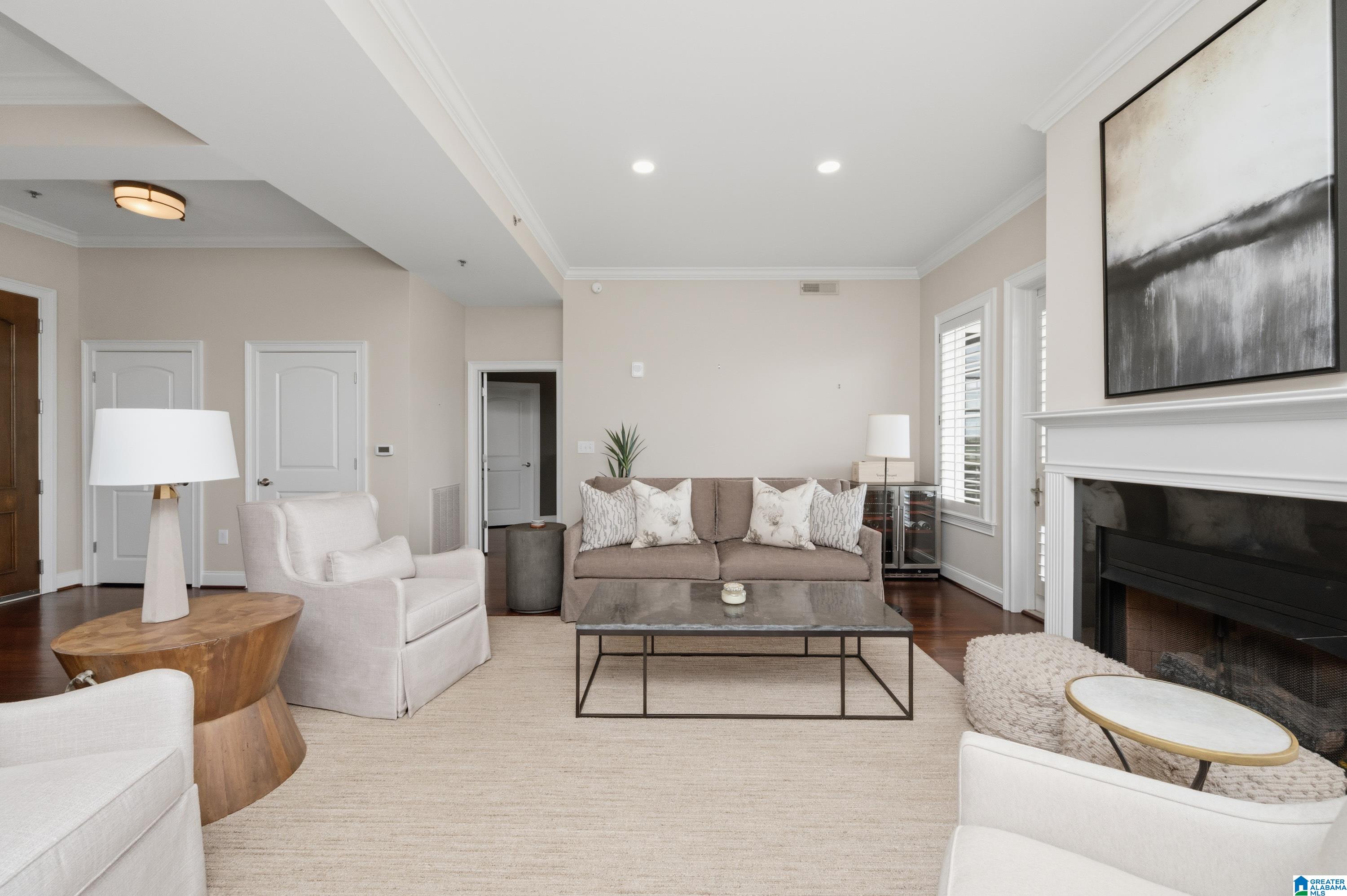 2600 HIGHLAND AVENUE 701