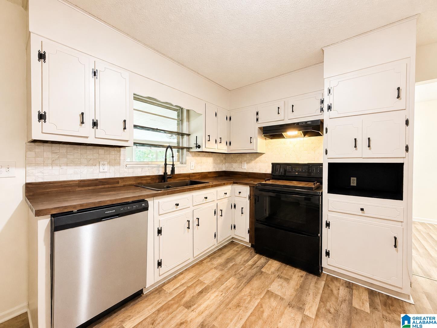 513 LYNNWOOD CIRCLE