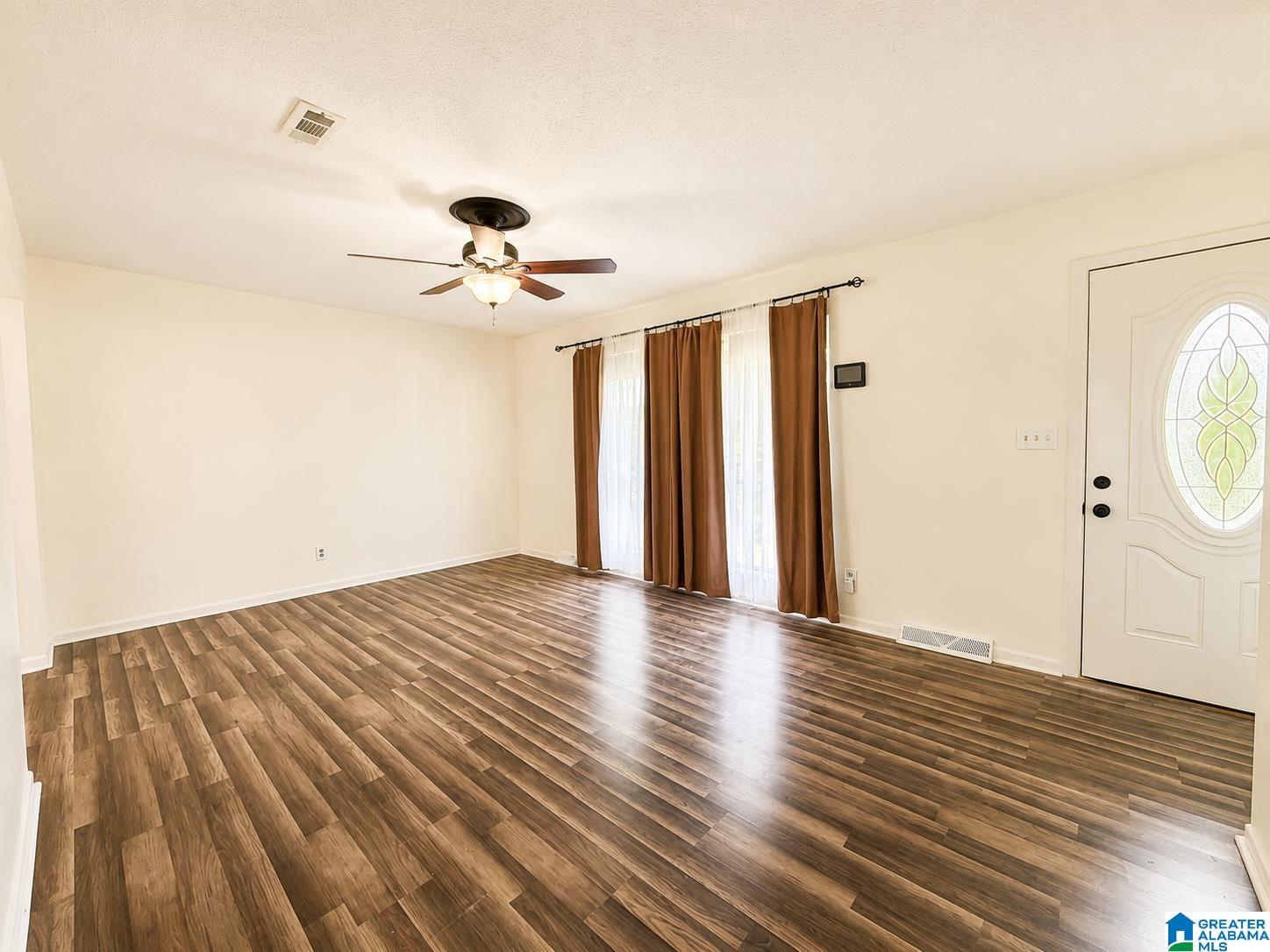 513 LYNNWOOD CIRCLE