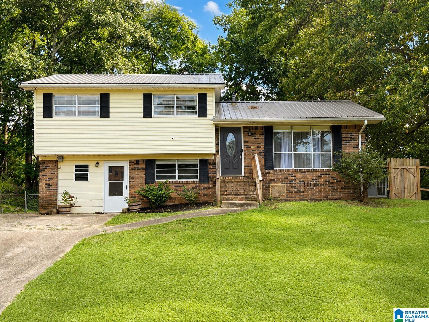 513 LYNNWOOD CIRCLE