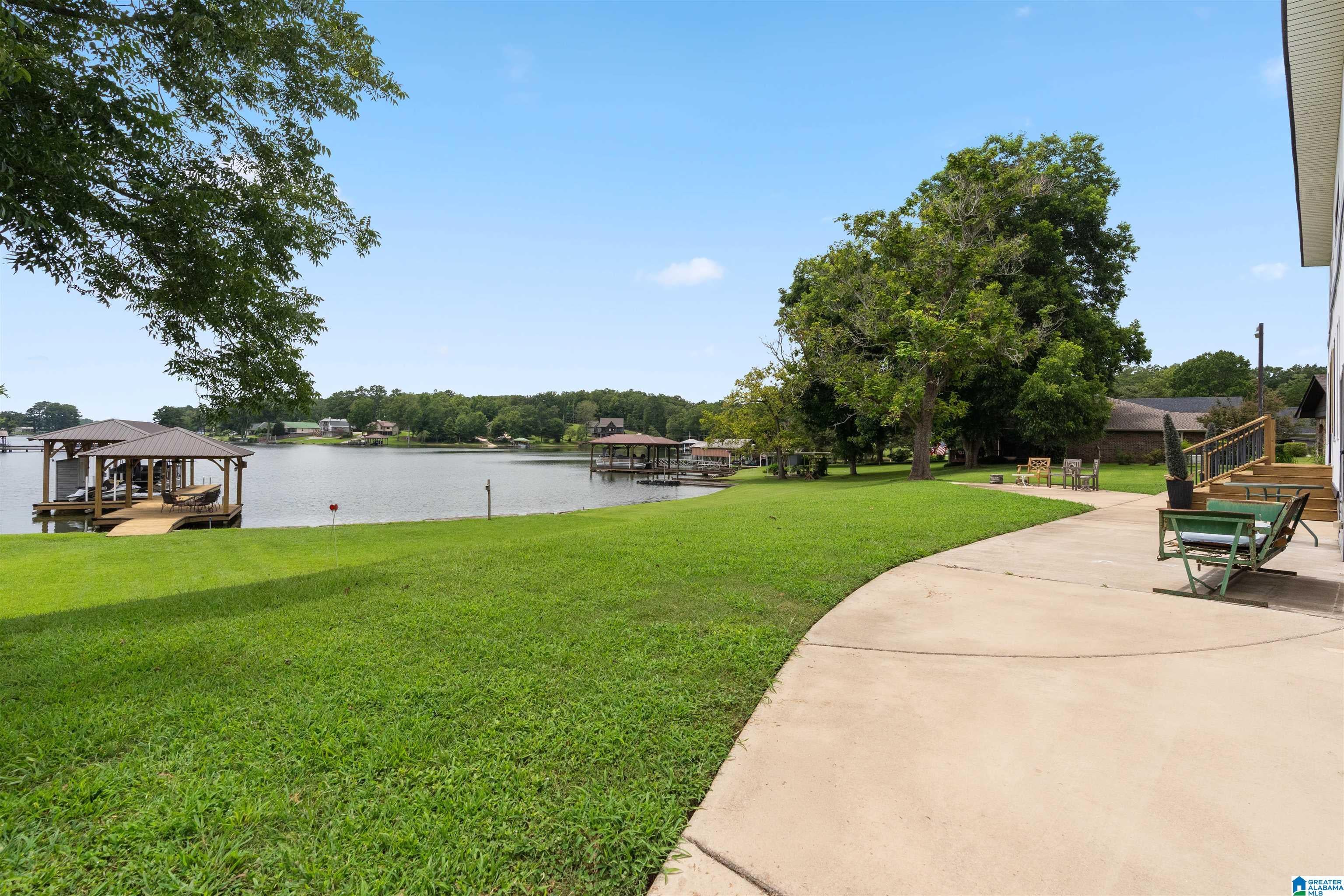 900 RIVERCREST DRIVE