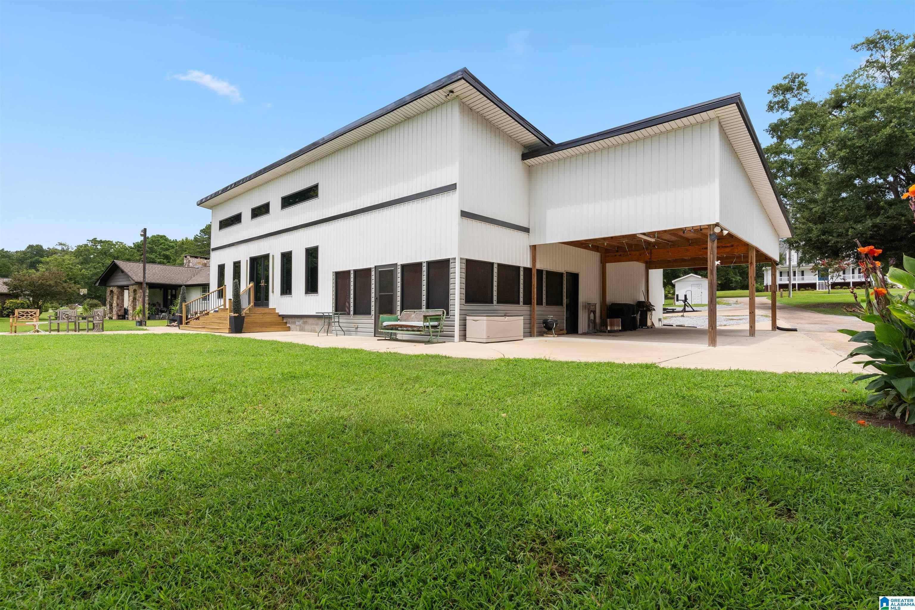 900 RIVERCREST DRIVE