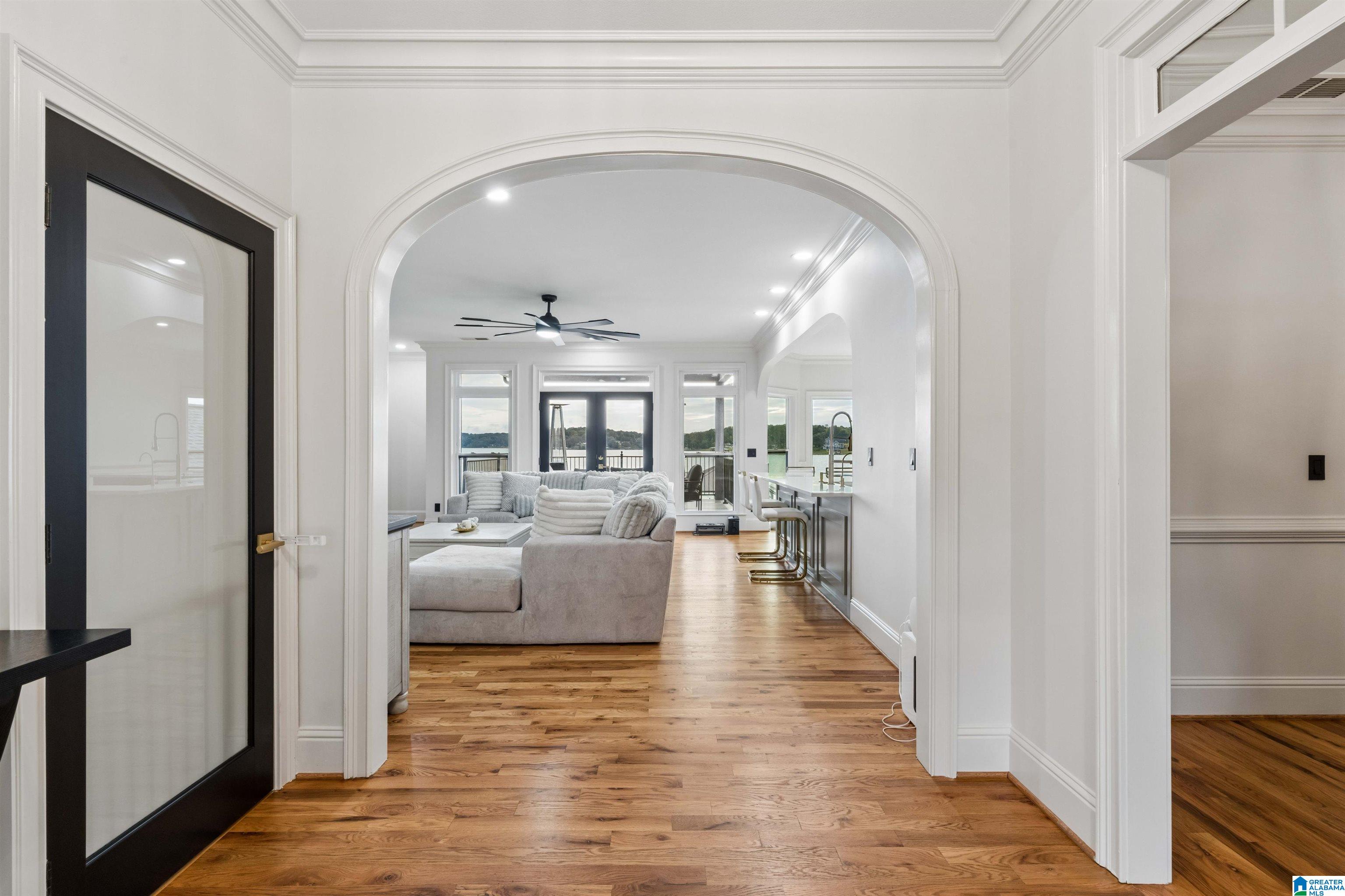 208 GRAND WAY