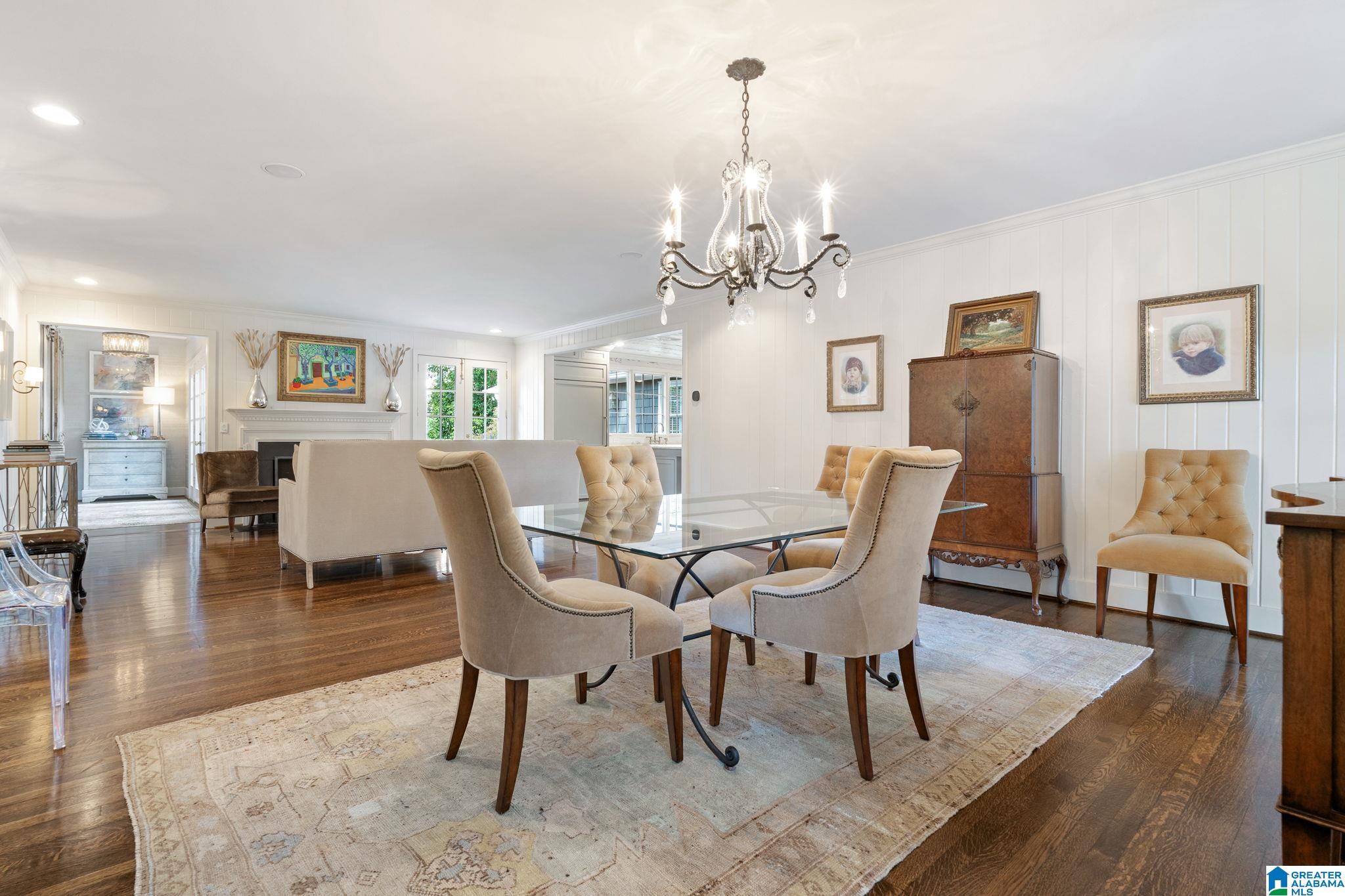 2924 BALMORAL ROAD