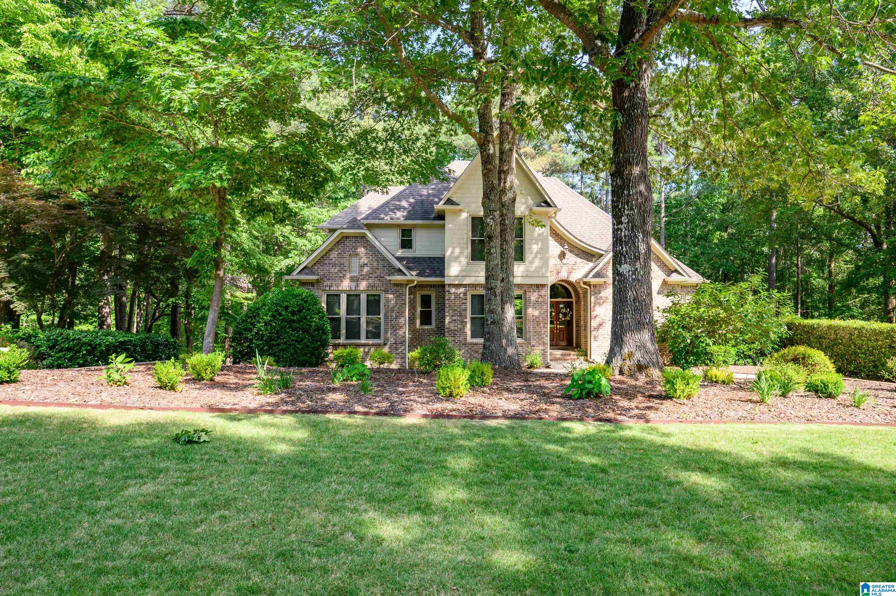 123 N LAKE DRIVE