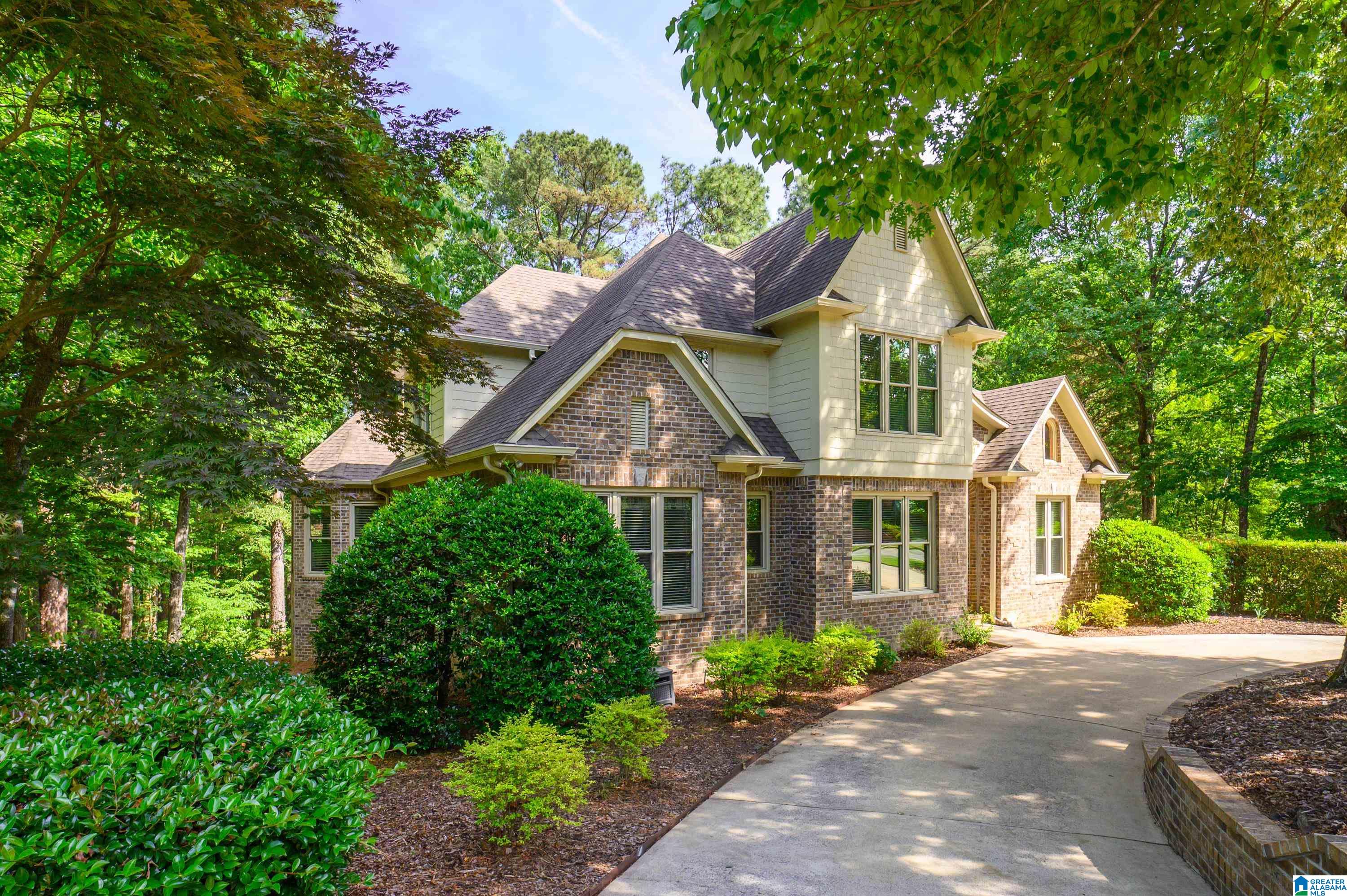 123 N LAKE DRIVE