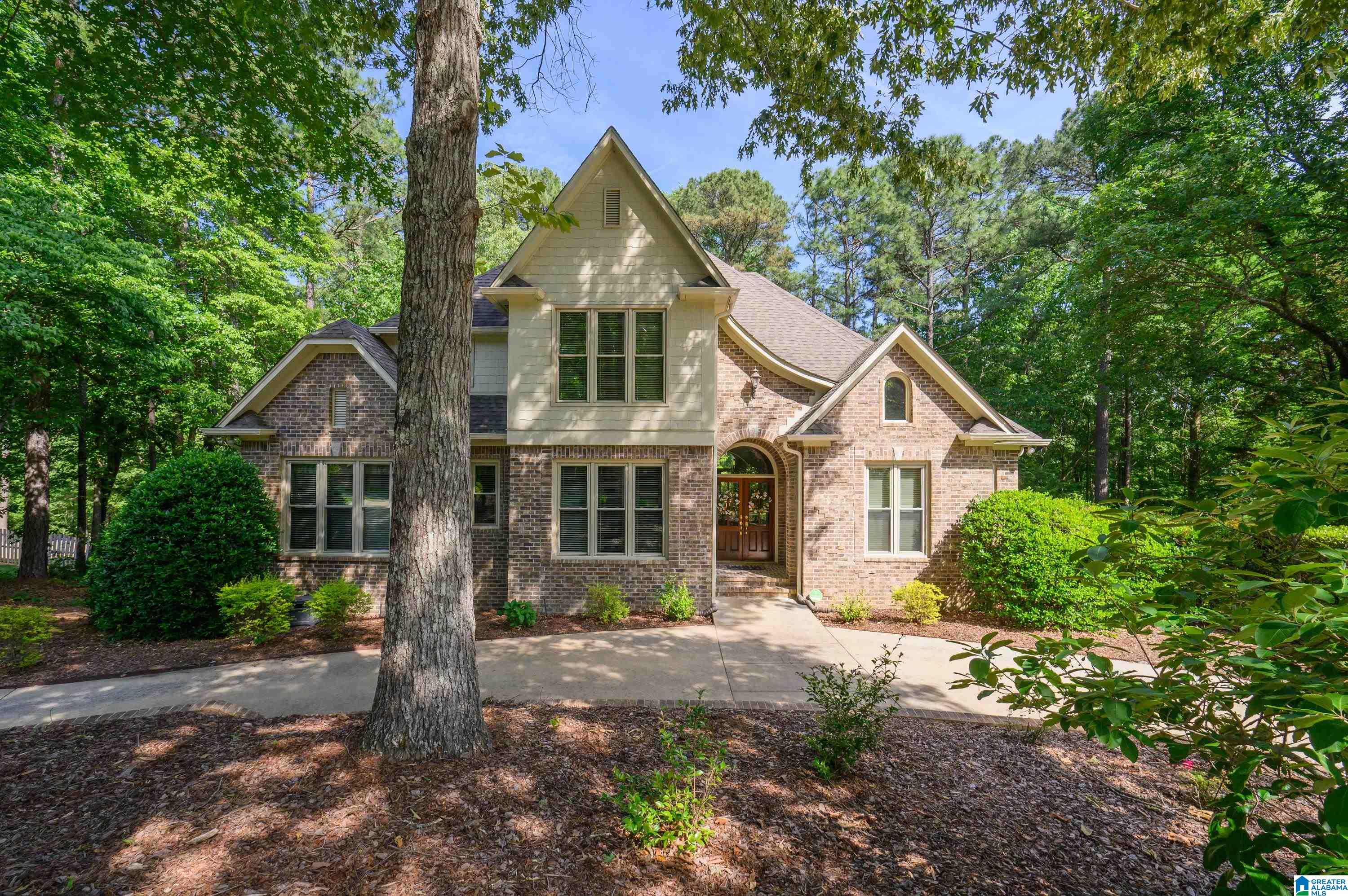 123 N LAKE DRIVE