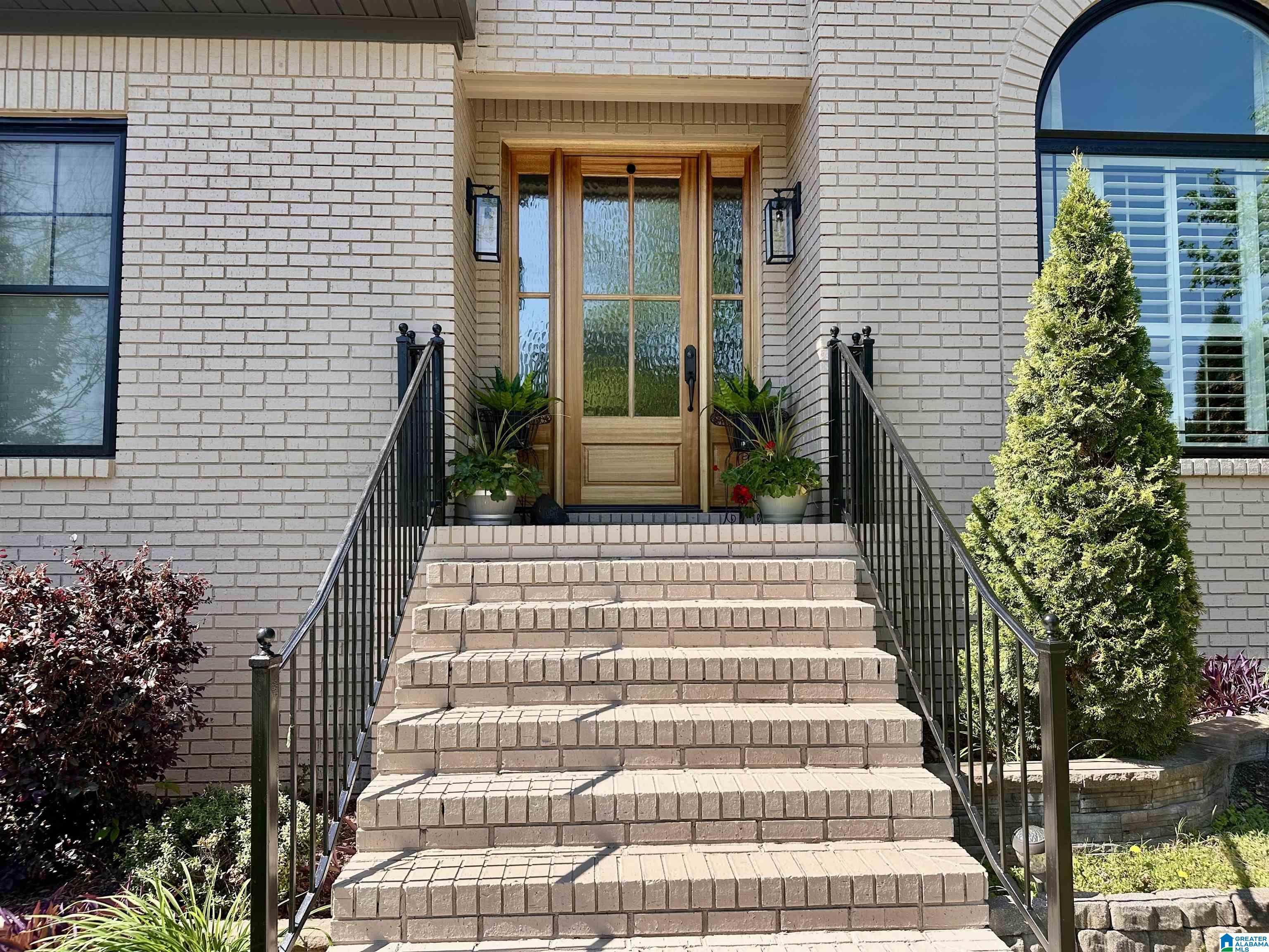 323 PANORAMIC CIRCLE