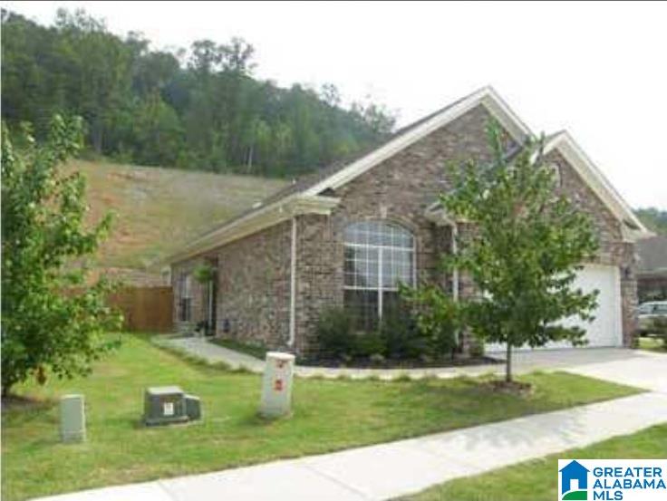 1105 CASTLEMAINE DRIVE