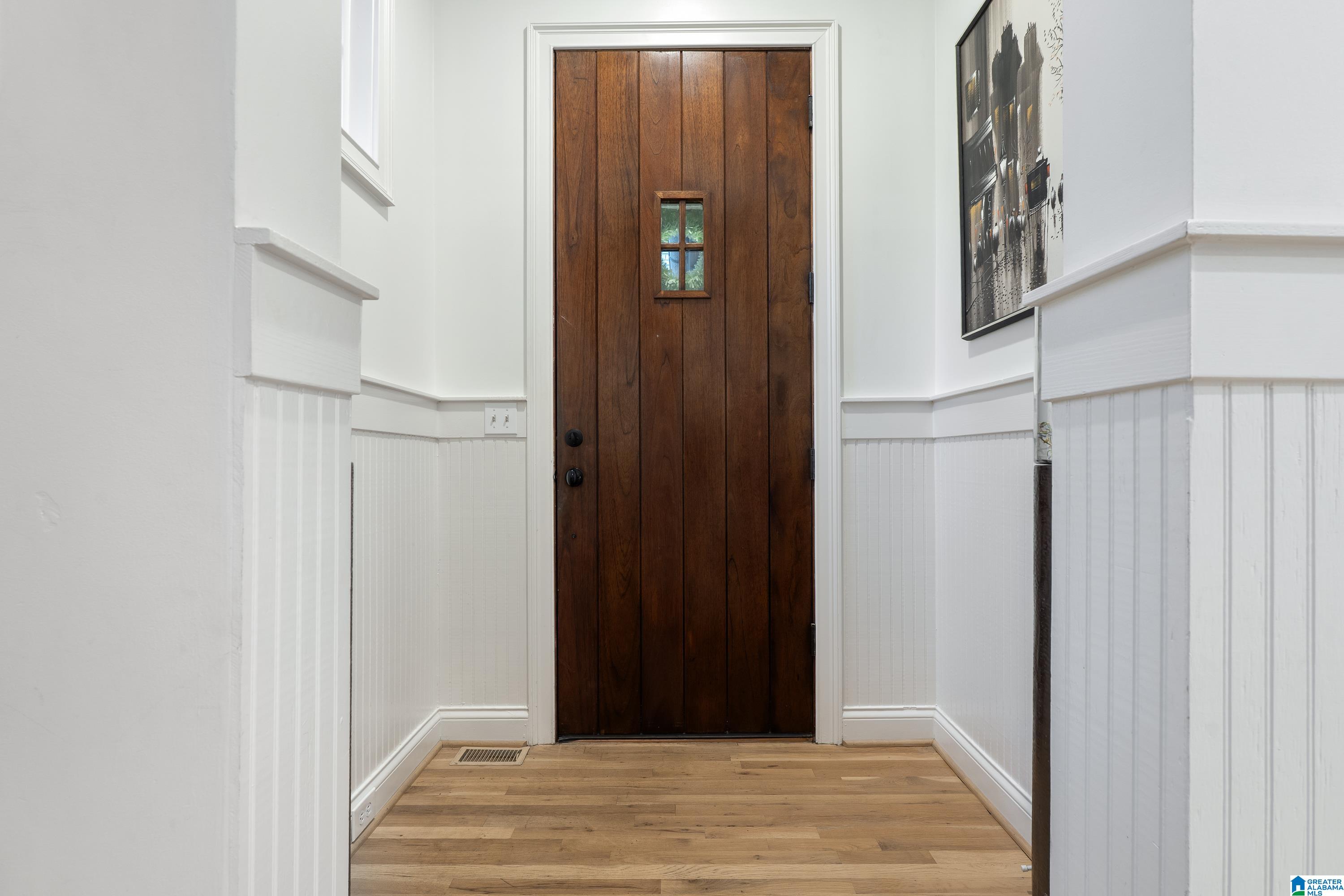 1104 HOLLYWOOD MANOR CIRCLE