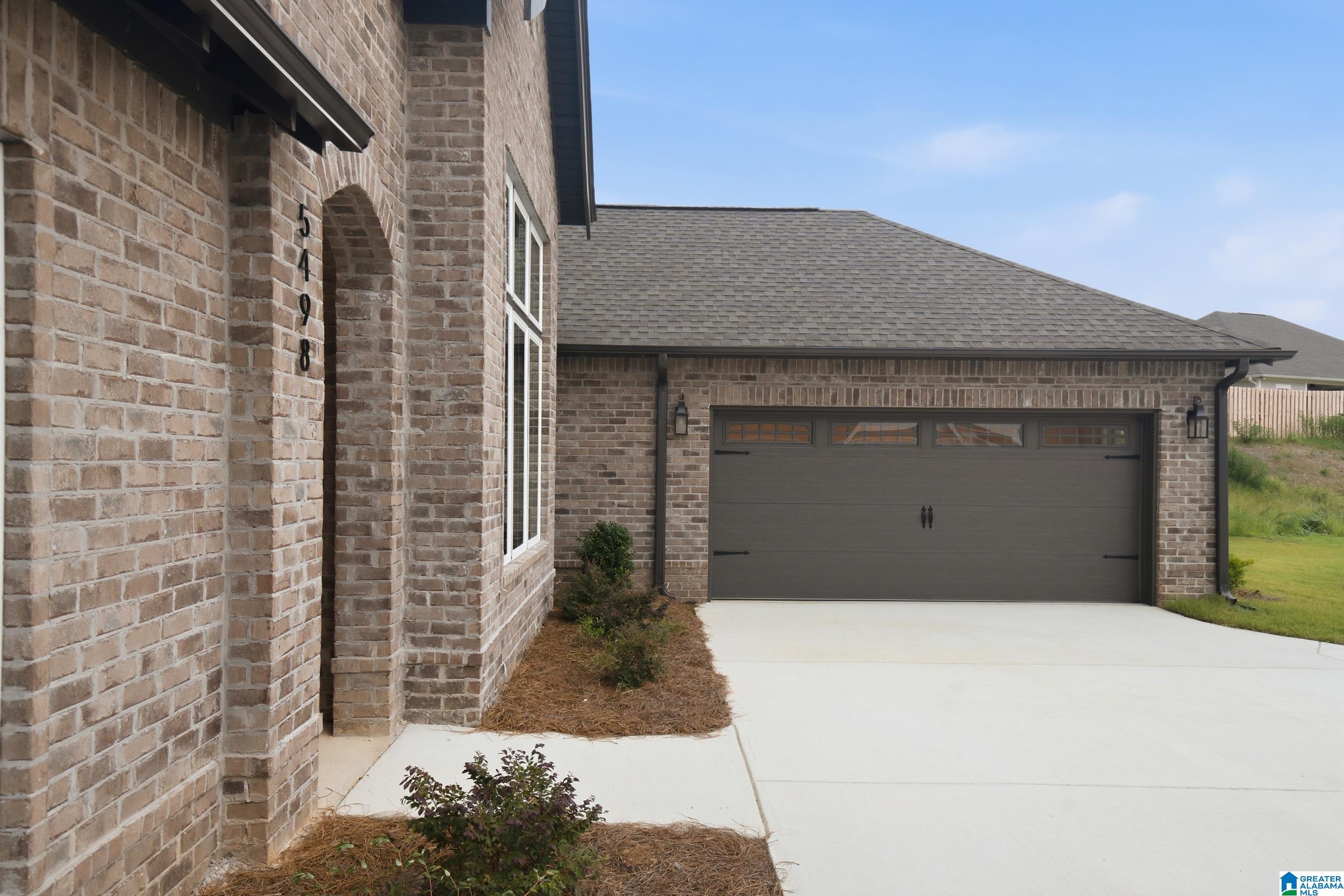 5498 UPLAND COVE
