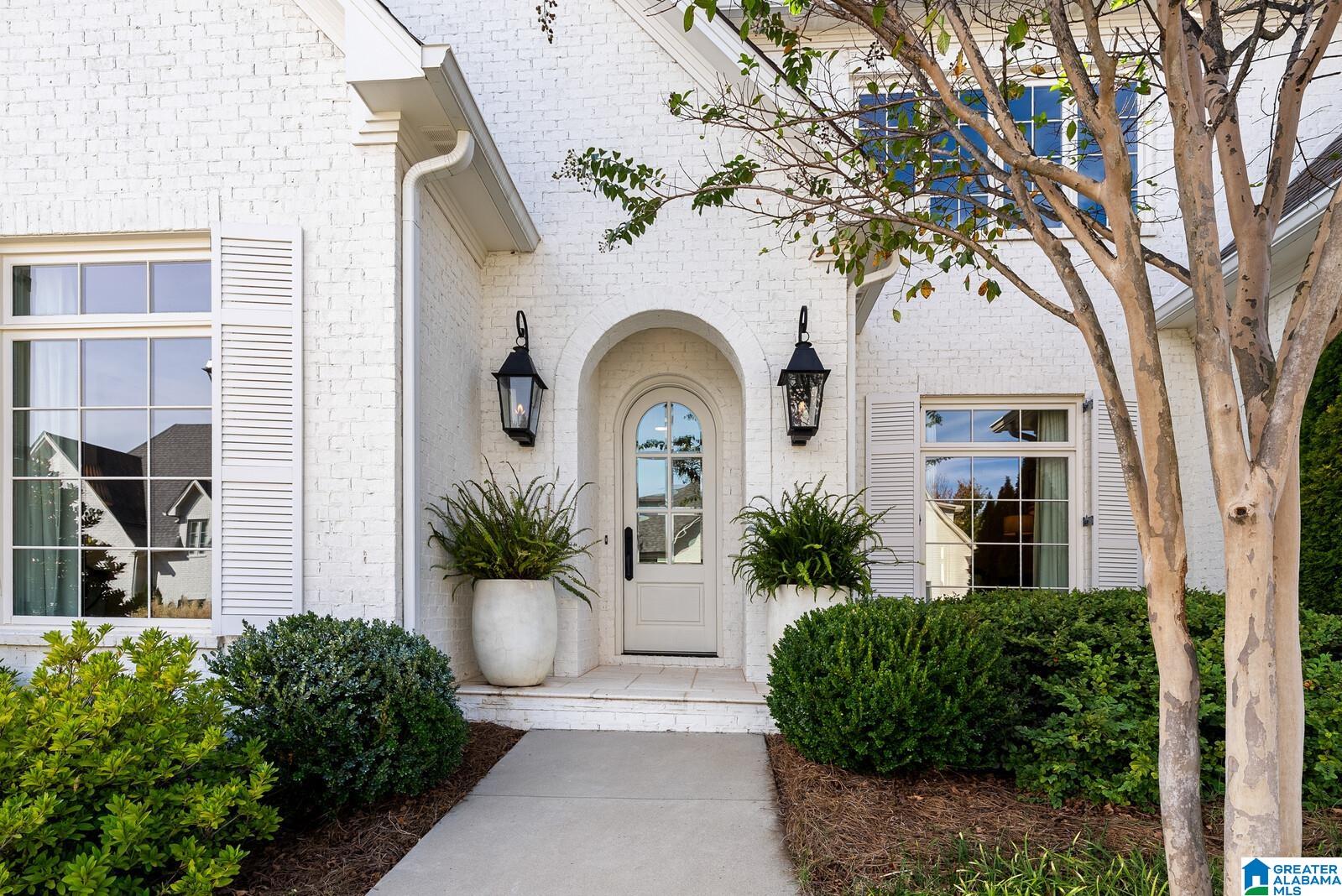 2209 WALNUT HILL DRIVE