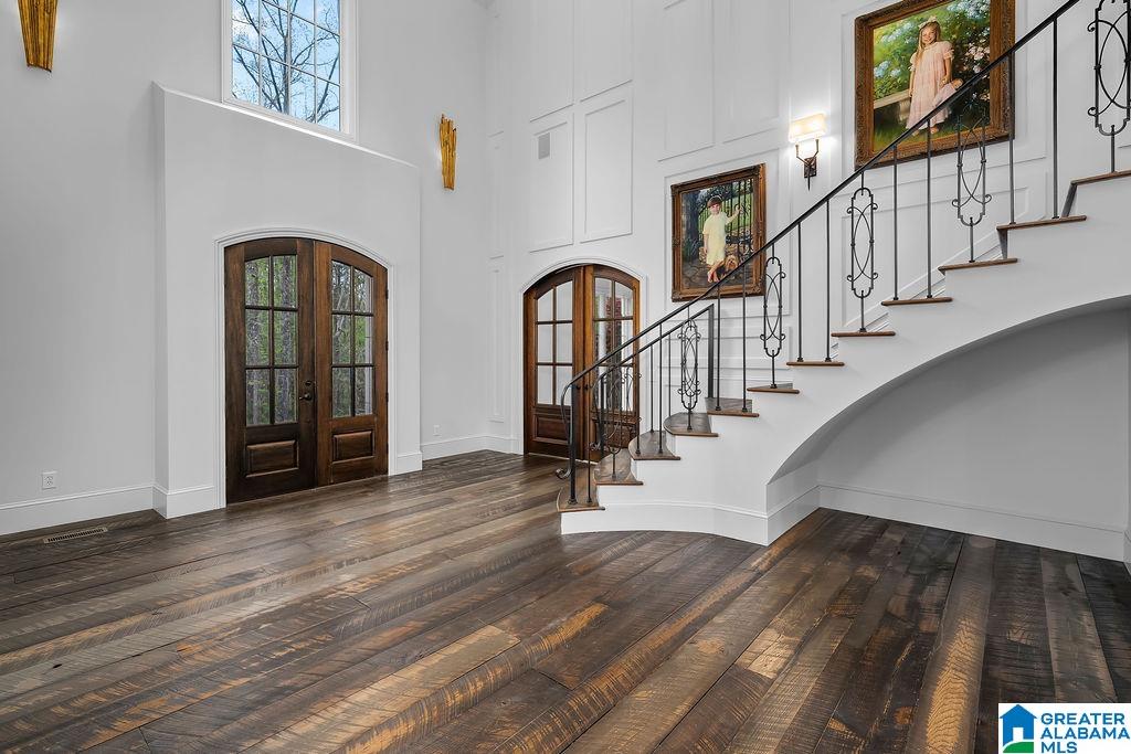 2406 OAK RIDGE DRIVE