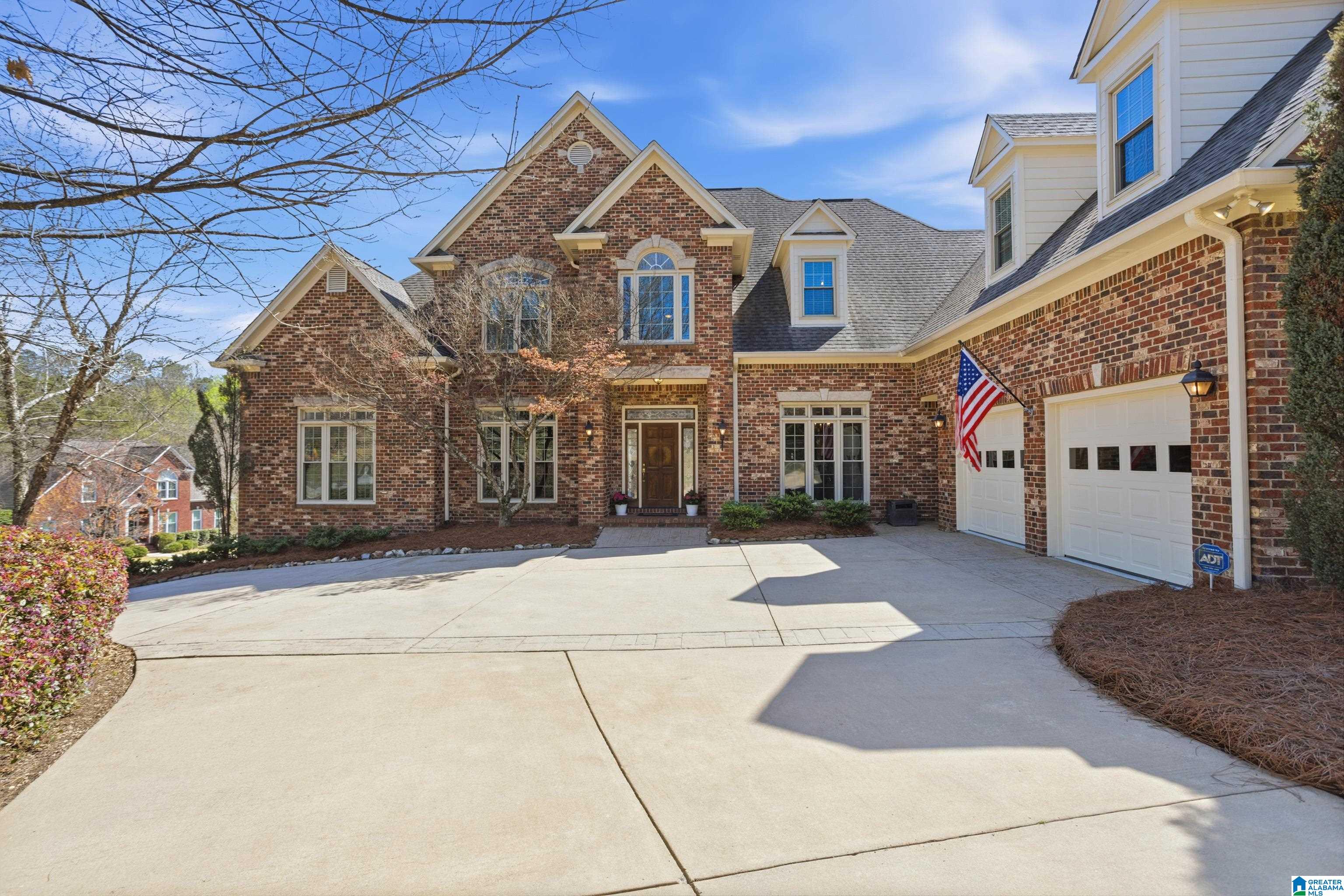 759 LAKE CREST DRIVE