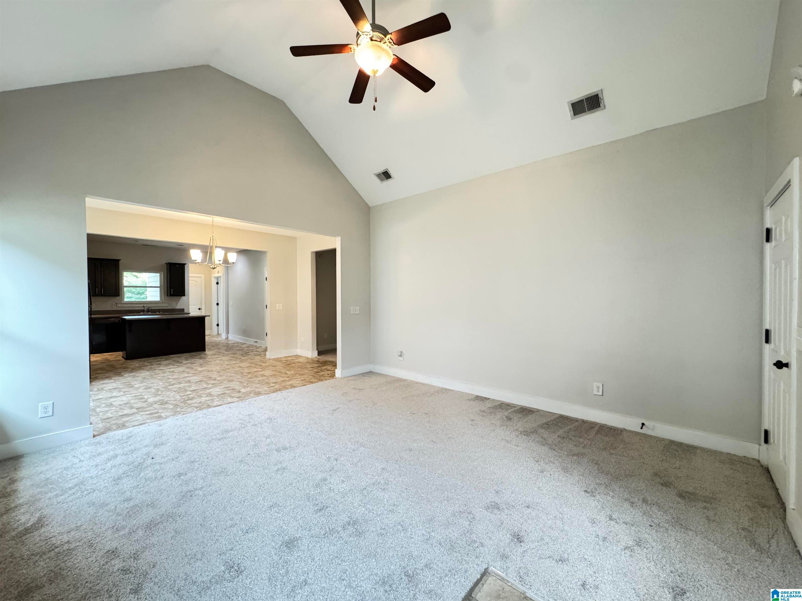 860 MAPLE TRACE