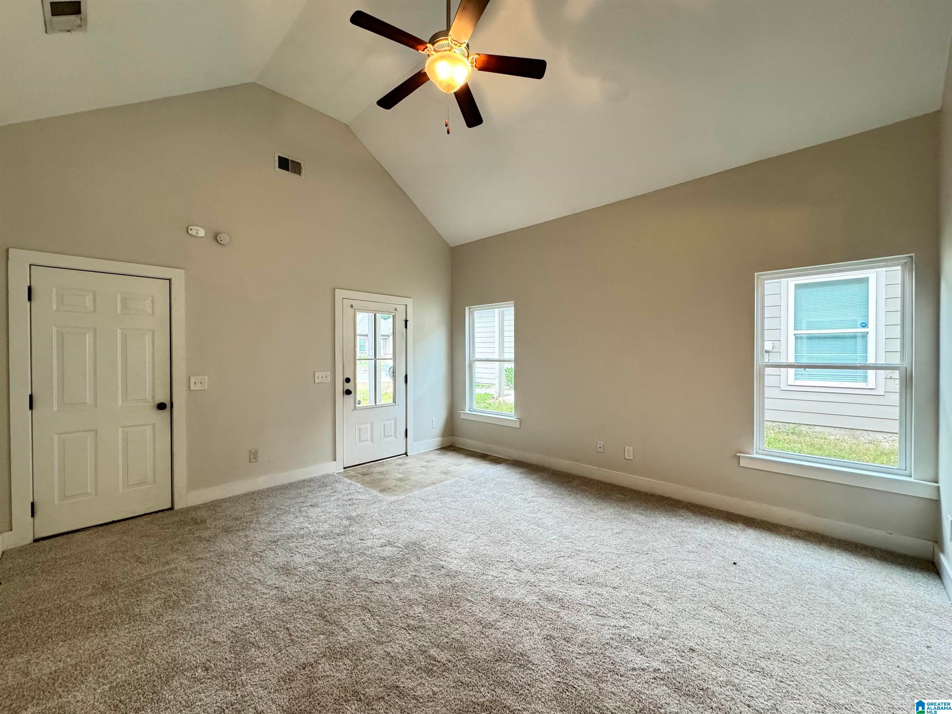 860 MAPLE TRACE