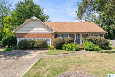 Photo of 300 Leach Drive, BIRMINGHAM, AL 35213 (MLS # 21465641)