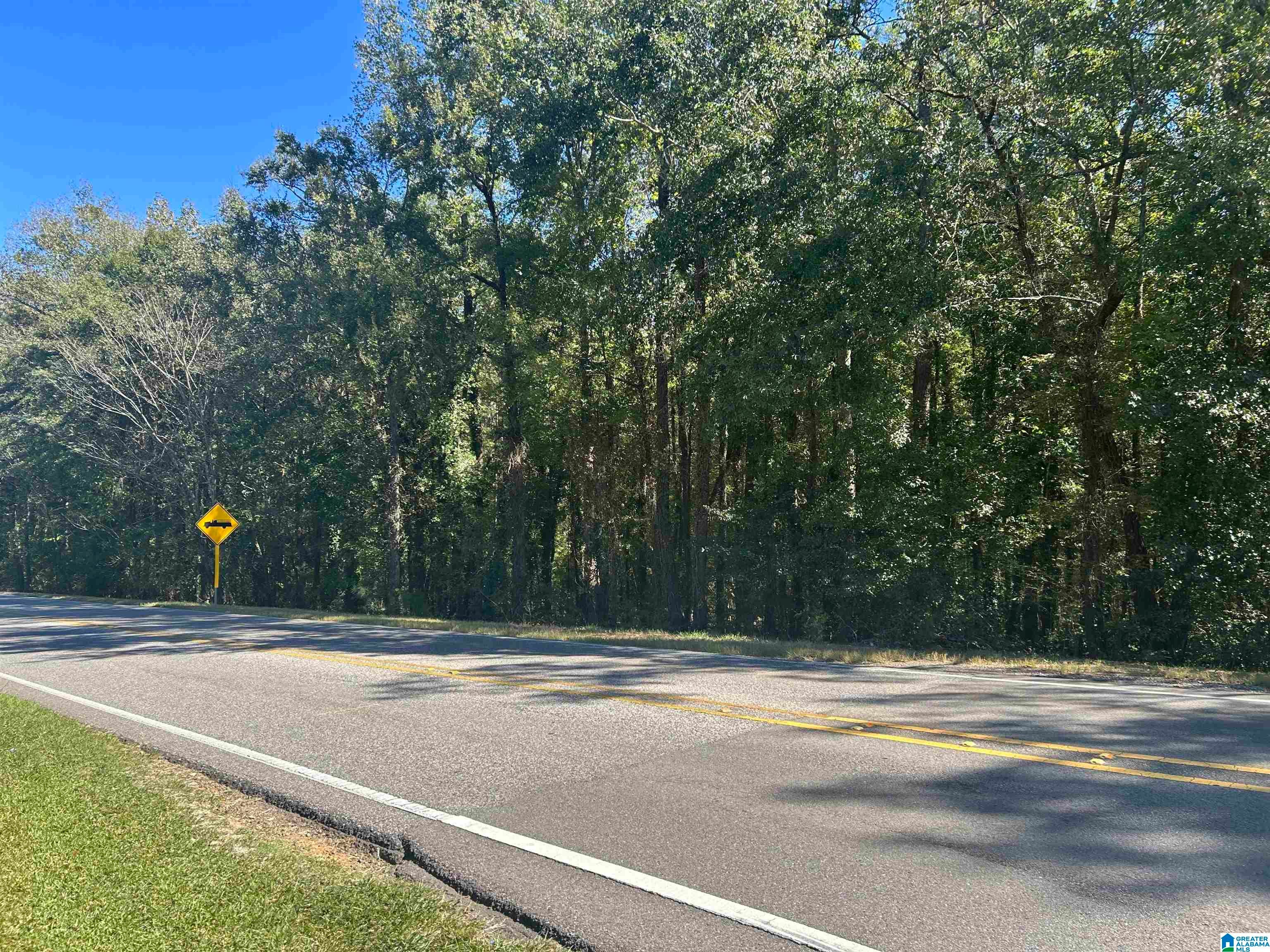 5600 EASTERN VALLEY ROAD 11 Acres