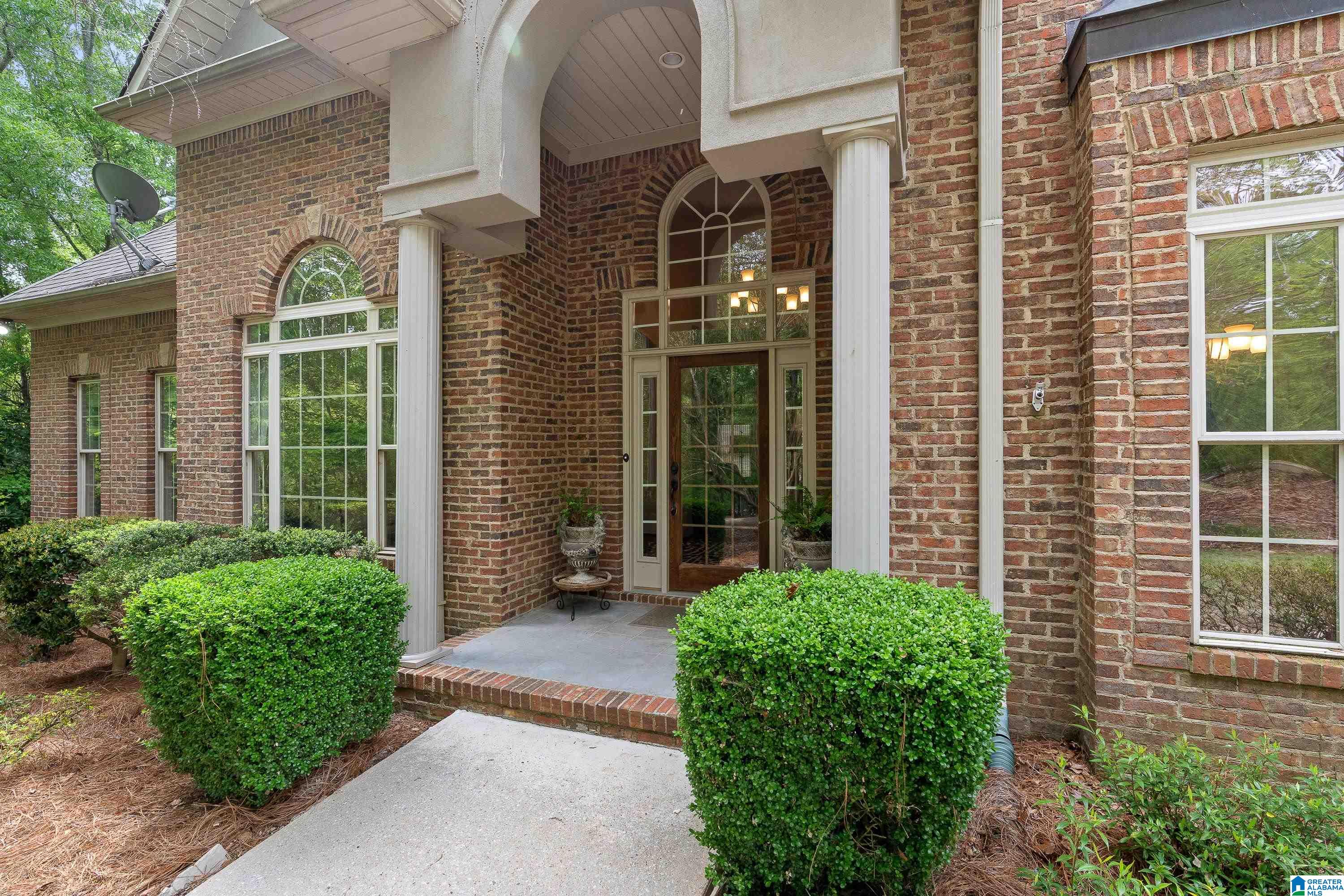 579 EAGLE POINTE LANE