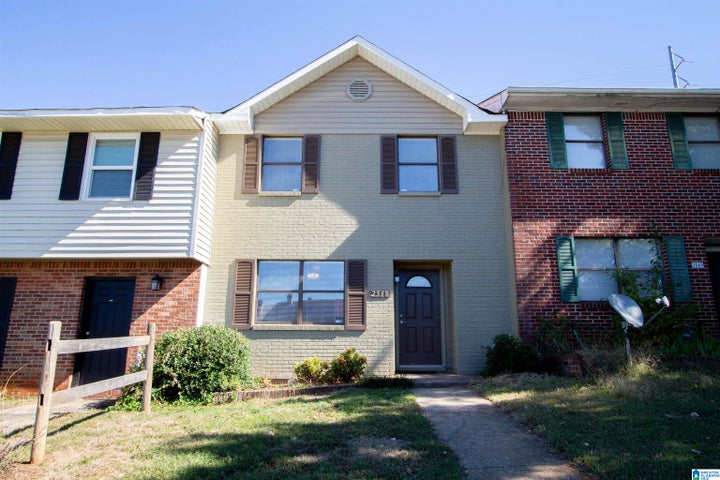 Photo 1 of 38 — 2538 HAMPSTEAD DRIVE, BIRMINGHAM, AL 35235